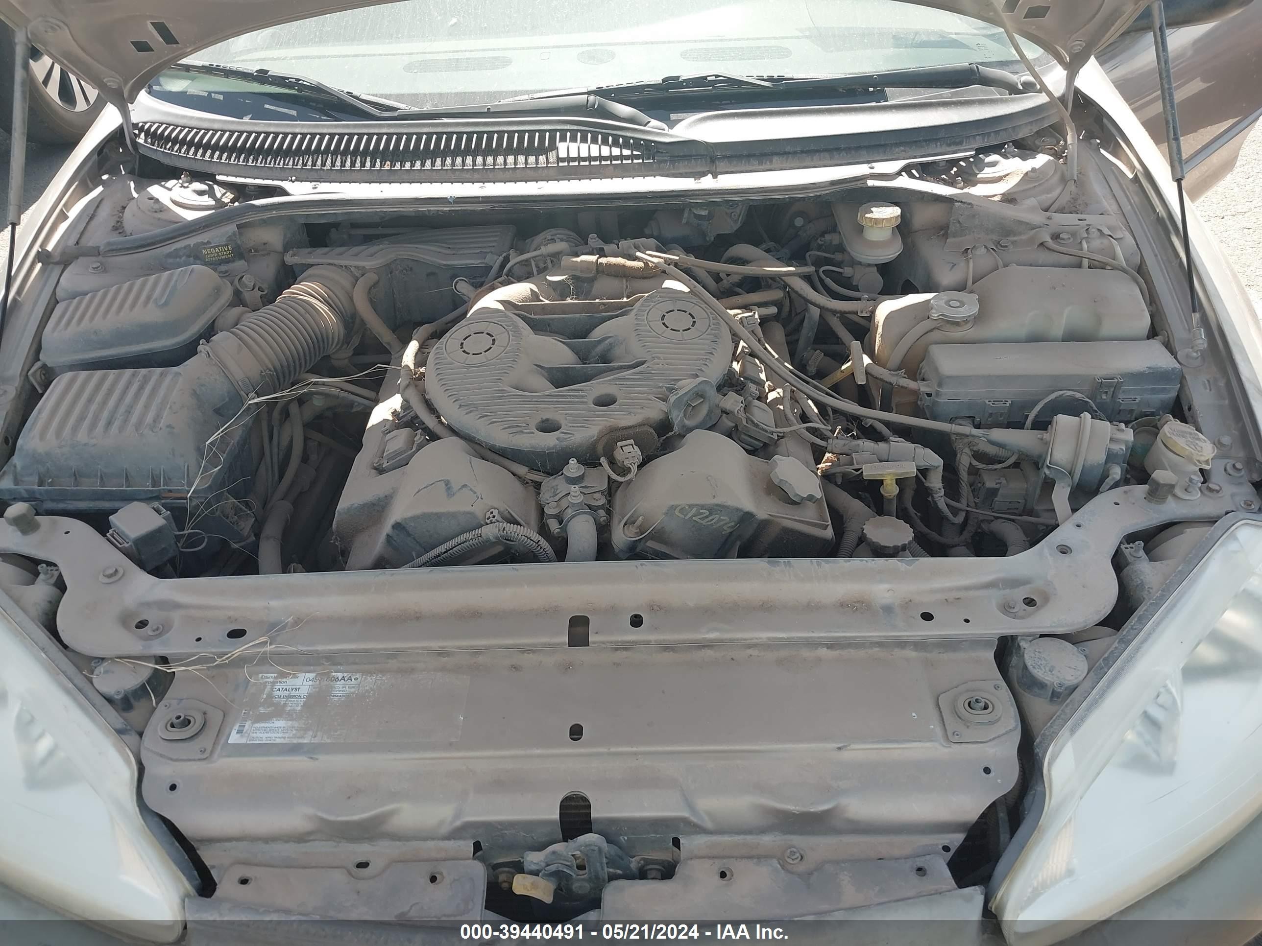 Photo 9 VIN: 2B3HD46R21H623798 - DODGE INTREPID 