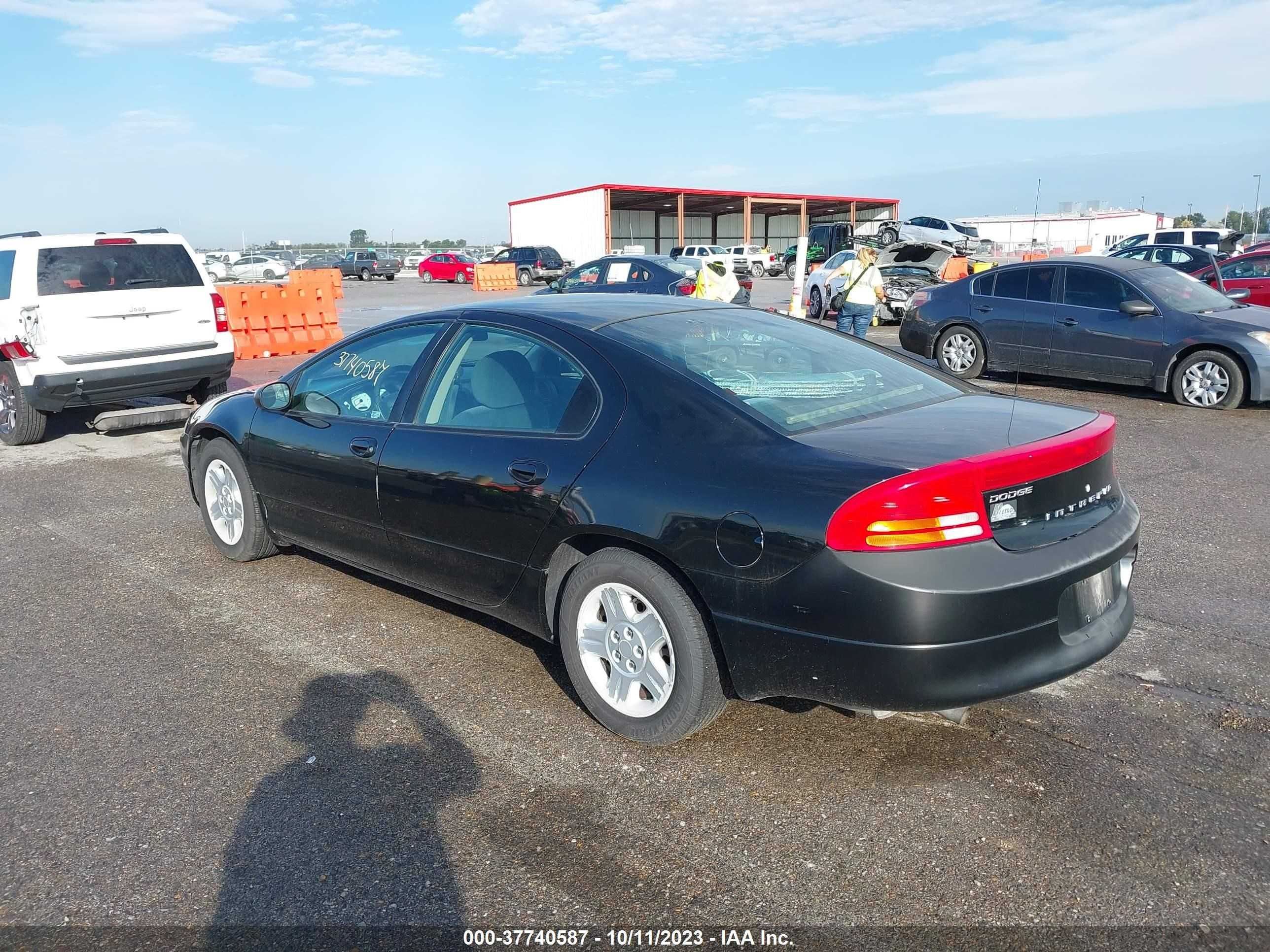 Photo 2 VIN: 2B3HD46R62H257197 - DODGE INTREPID 