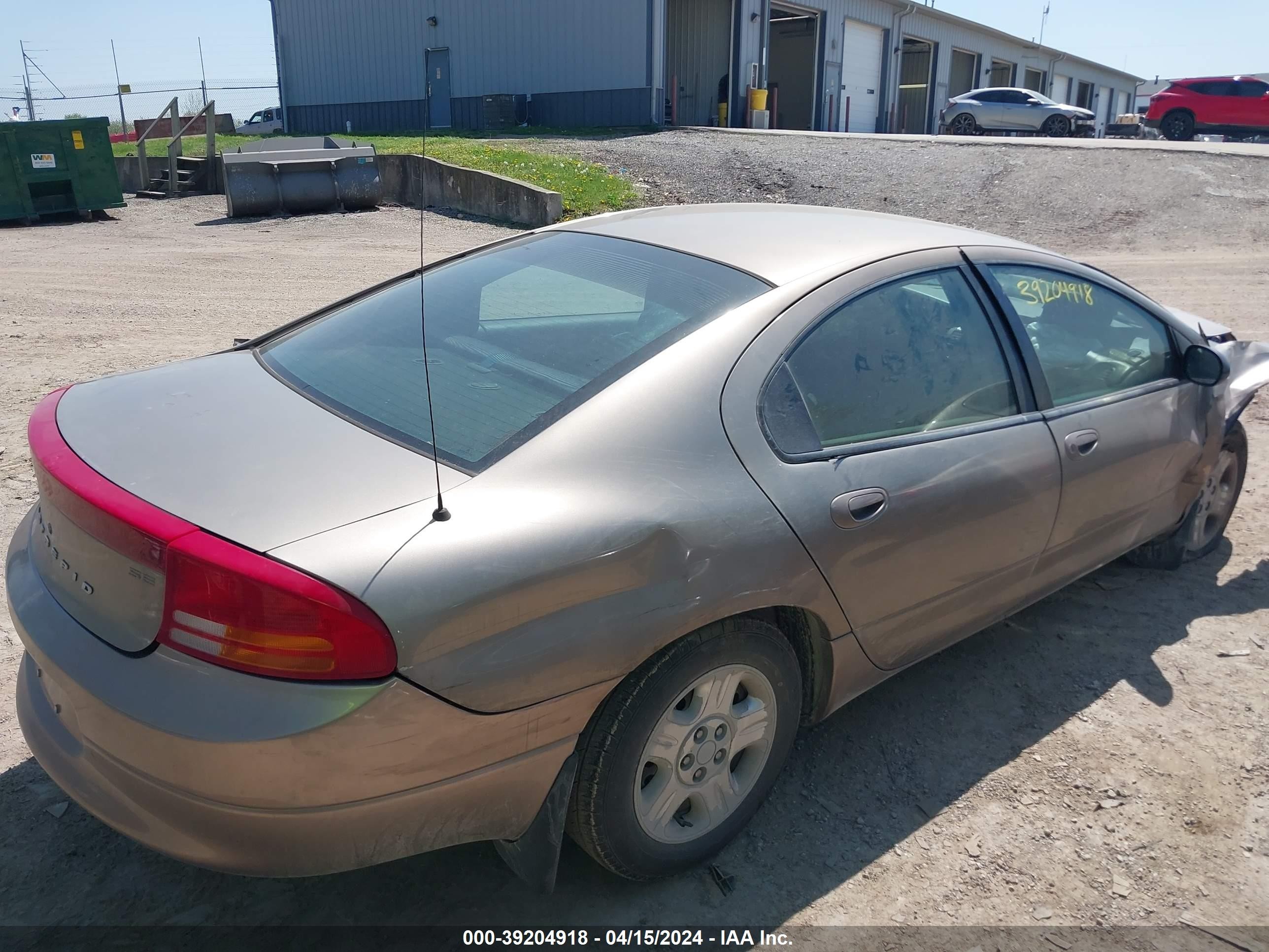 Photo 3 VIN: 2B3HD46R72H133374 - DODGE INTREPID 