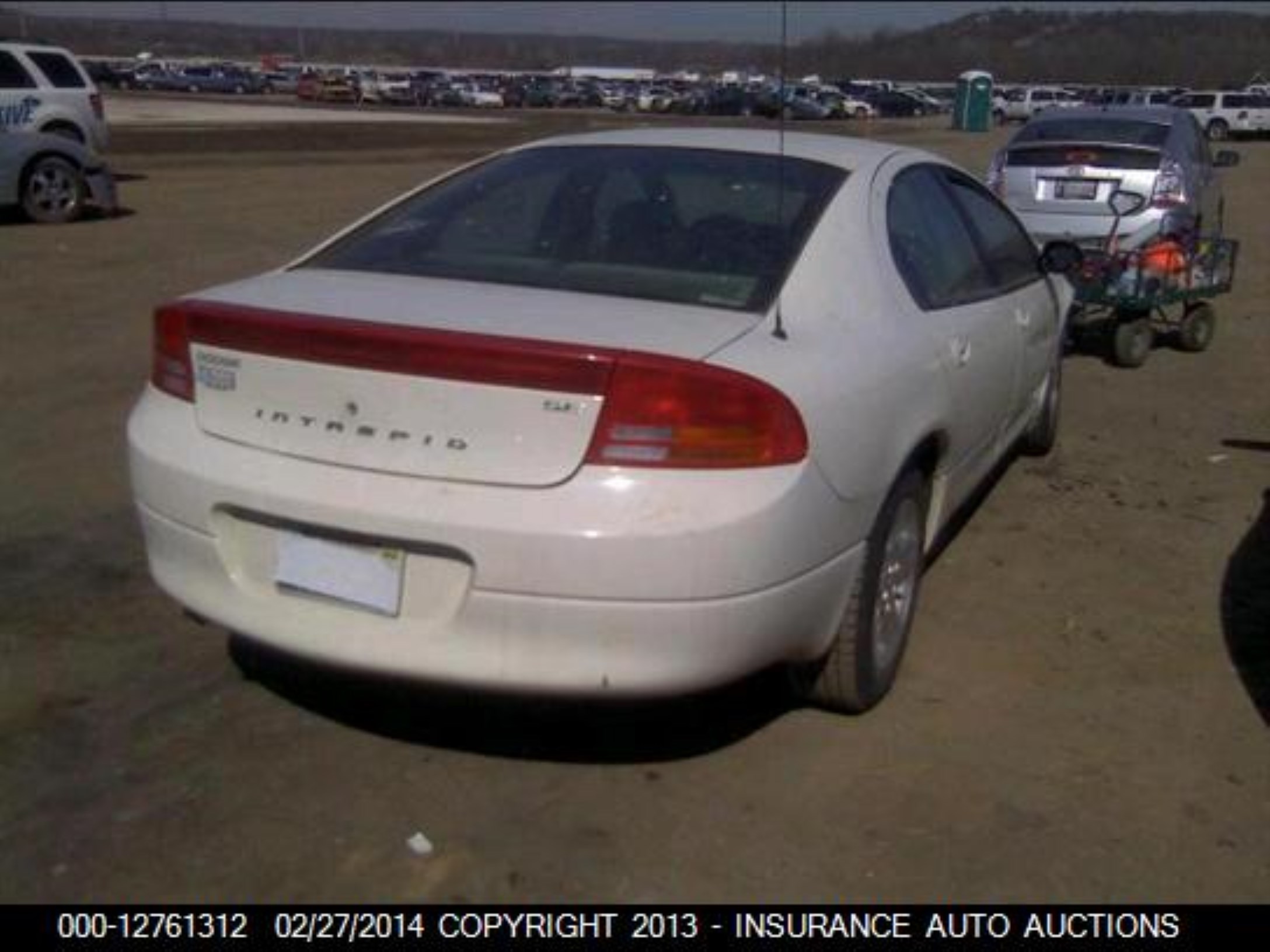 Photo 3 VIN: 2B3HD46R73H520637 - DODGE INTREPID 