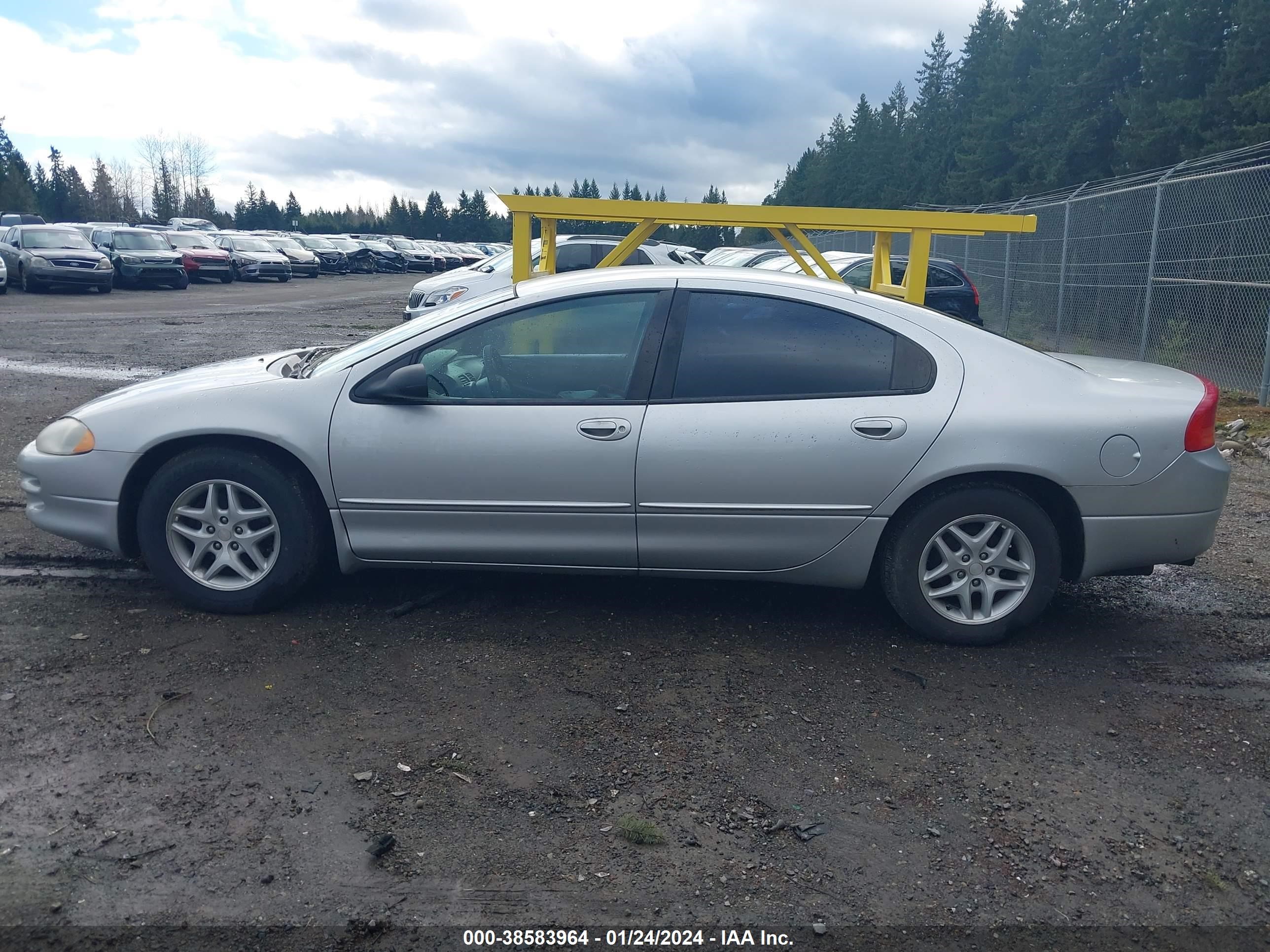 Photo 12 VIN: 2B3HD46RX2H243710 - DODGE INTREPID 