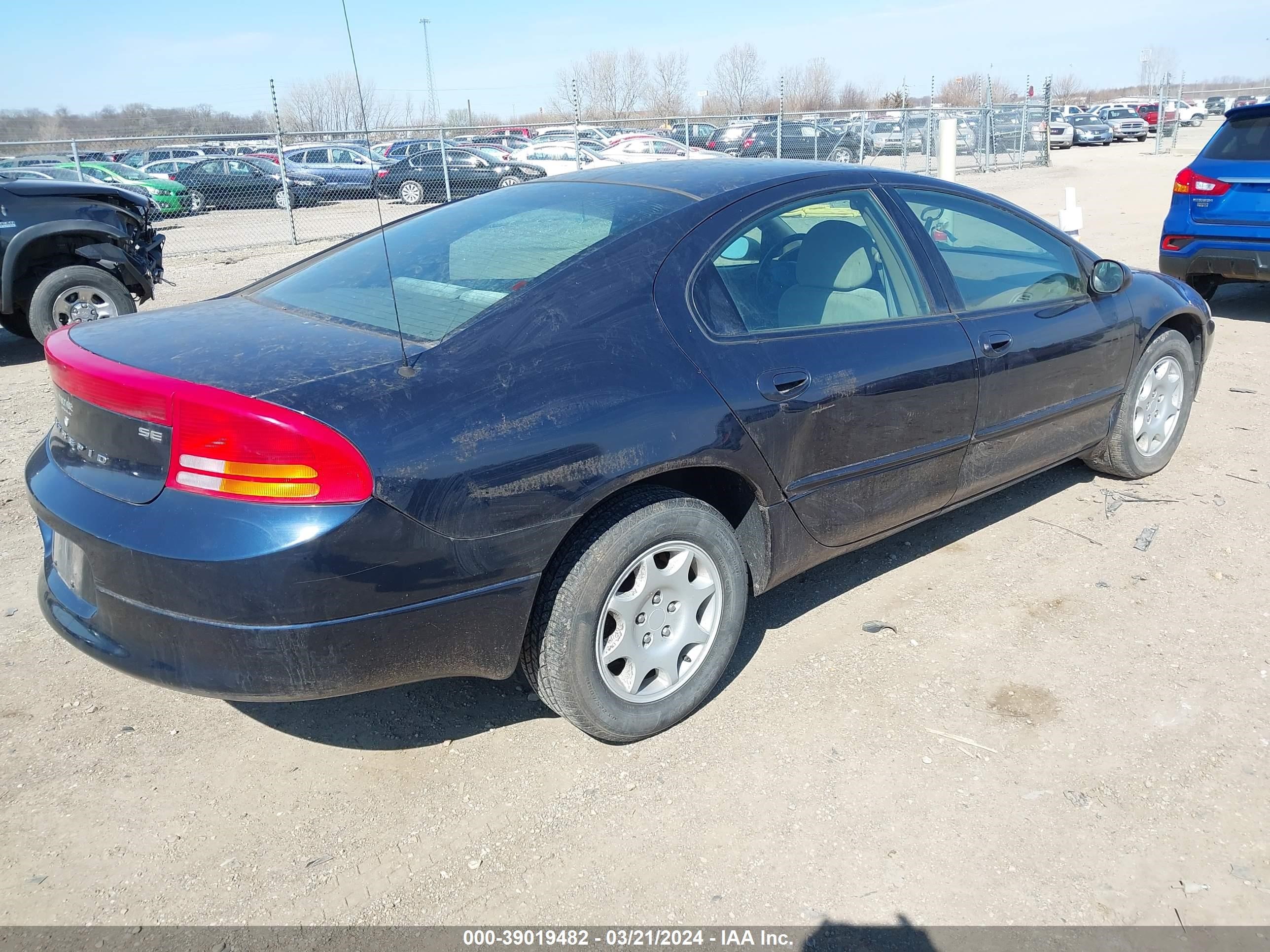 Photo 3 VIN: 2B3HD46RX2H290011 - DODGE INTREPID 