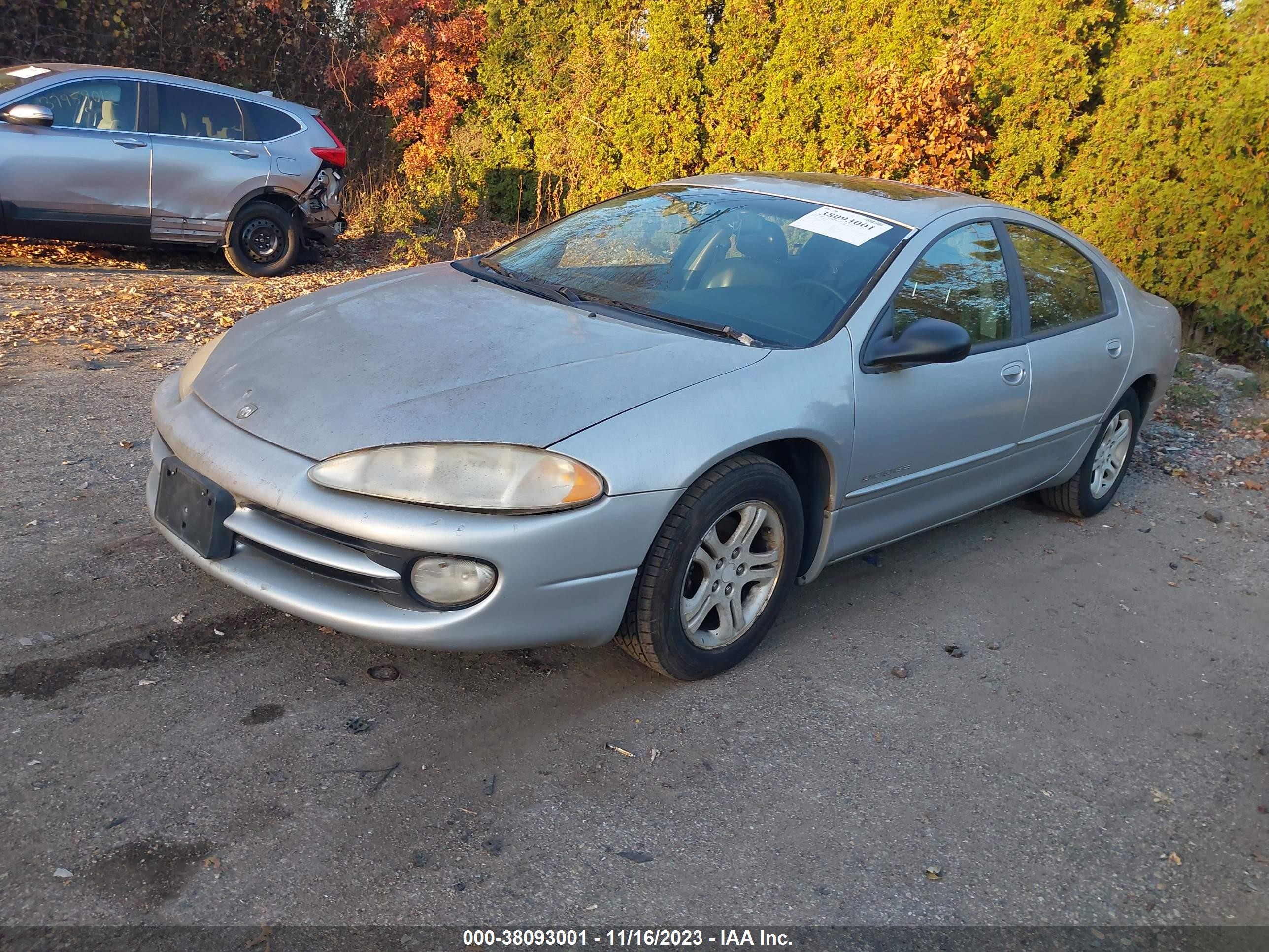 Photo 1 VIN: 2B3HD56J1YH288981 - DODGE INTREPID 