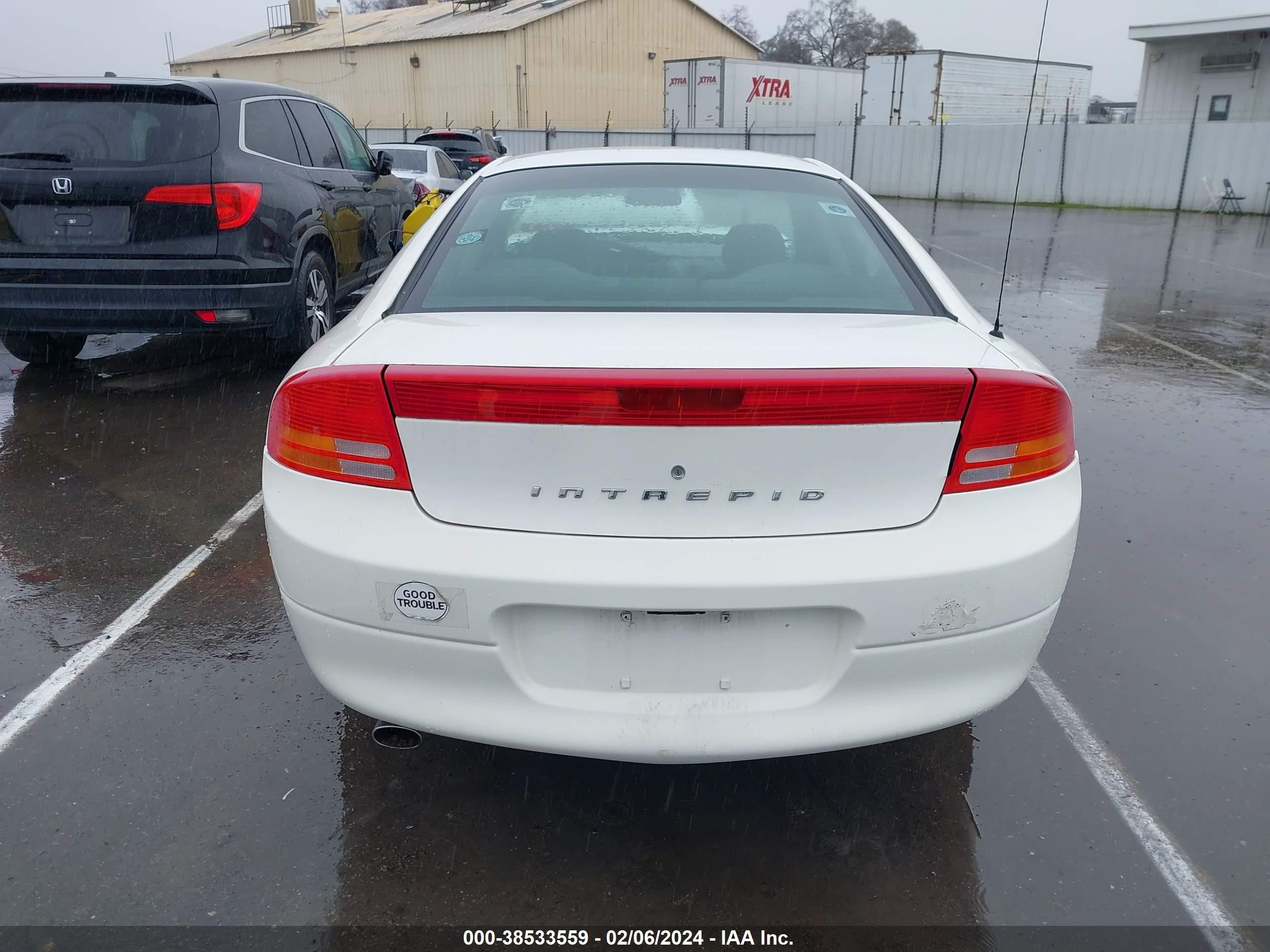 Photo 16 VIN: 2B3HD56J9XH516272 - DODGE INTREPID 