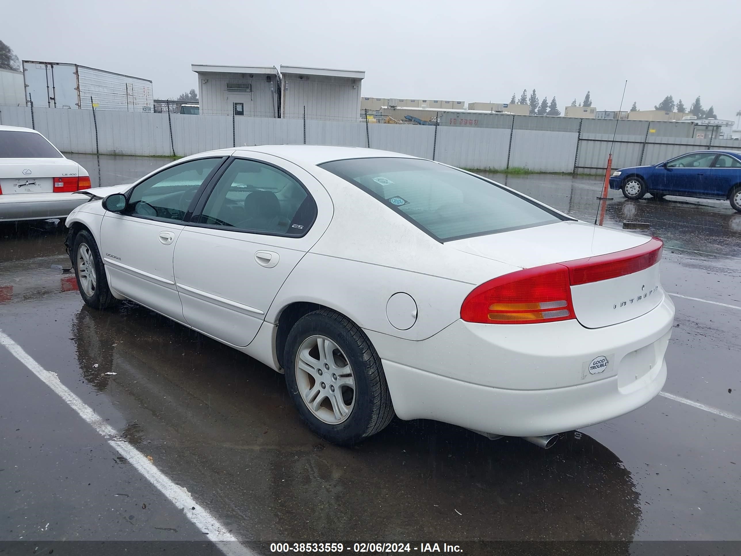 Photo 2 VIN: 2B3HD56J9XH516272 - DODGE INTREPID 