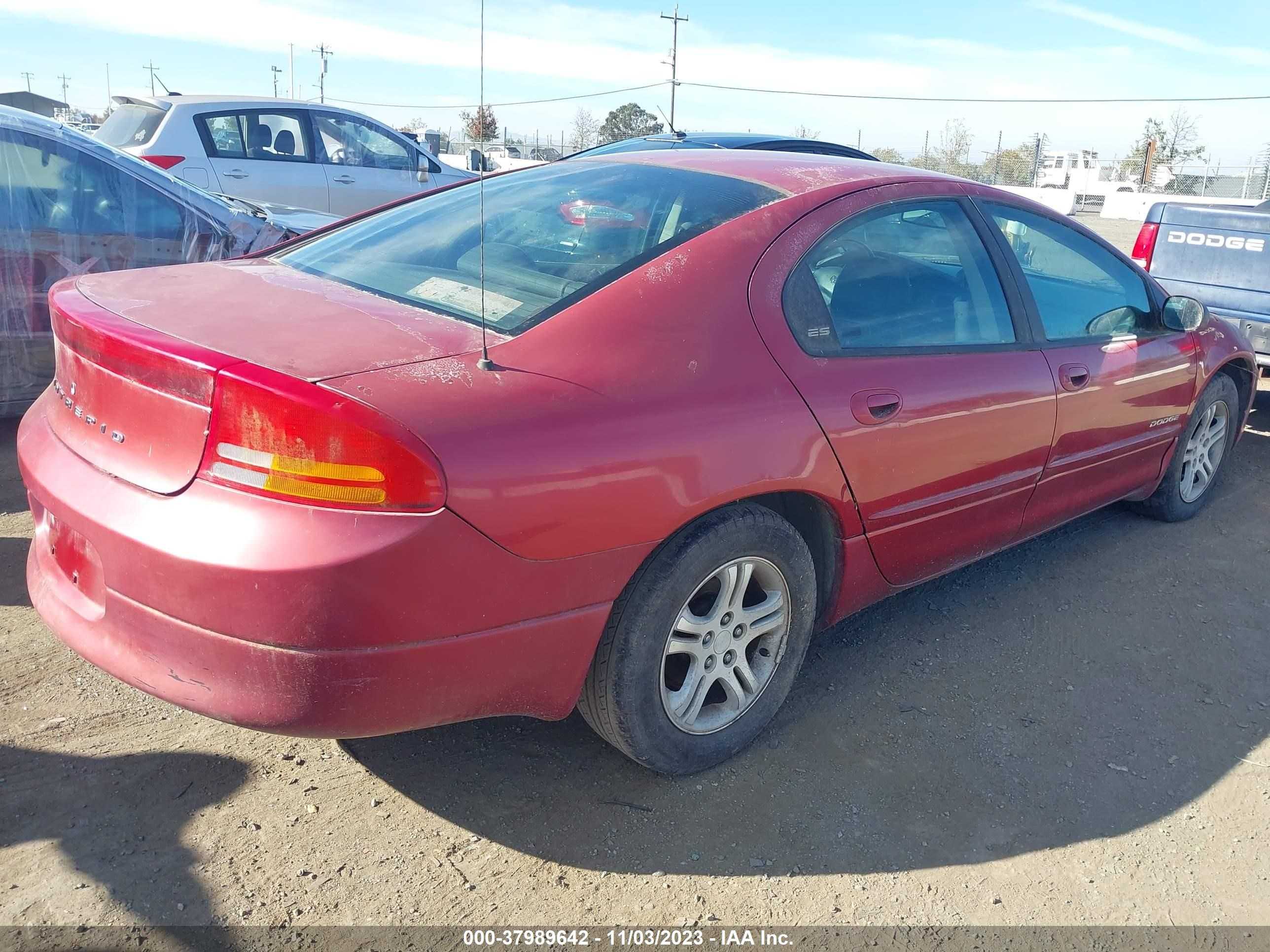 Photo 3 VIN: 2B3HD56J9XH571255 - DODGE INTREPID 