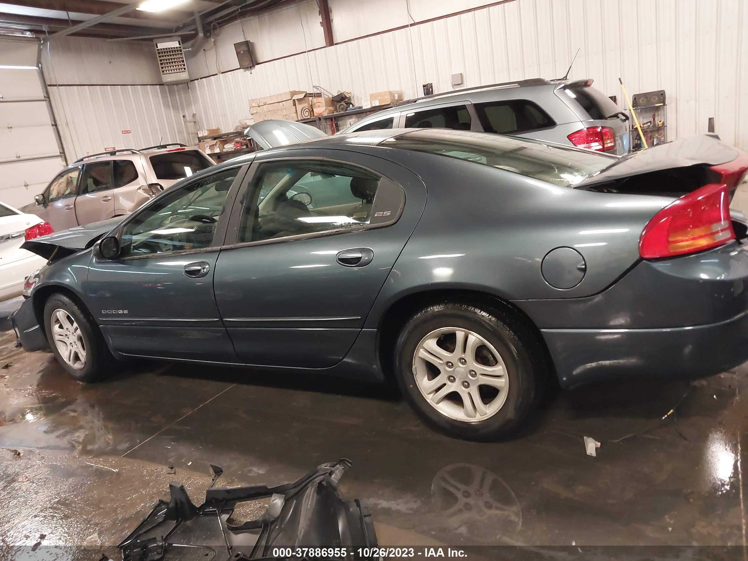 Photo 13 VIN: 2B3HD56JXYH380896 - DODGE INTREPID 