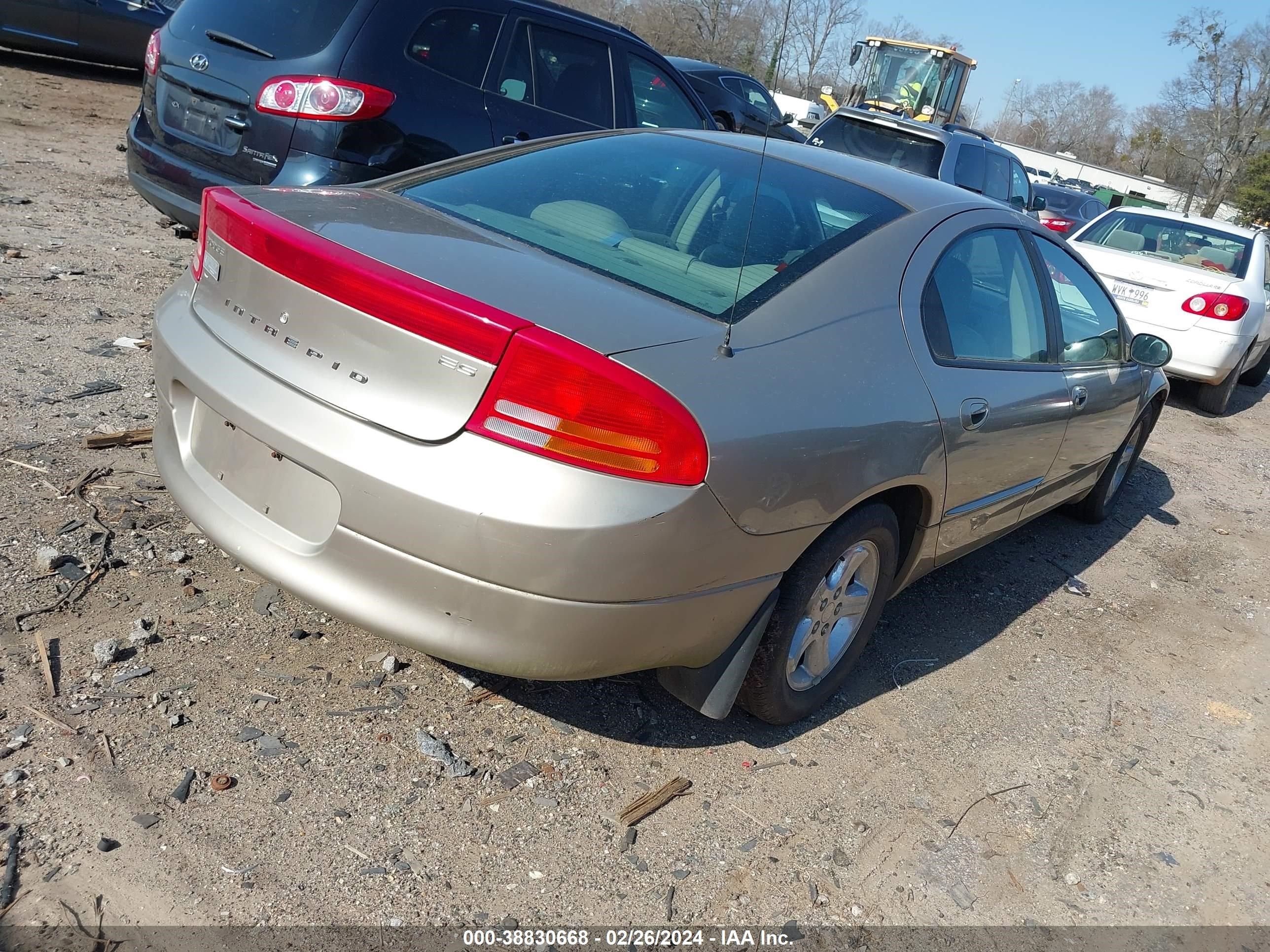 Photo 3 VIN: 2B3HD56M62H248686 - DODGE INTREPID 