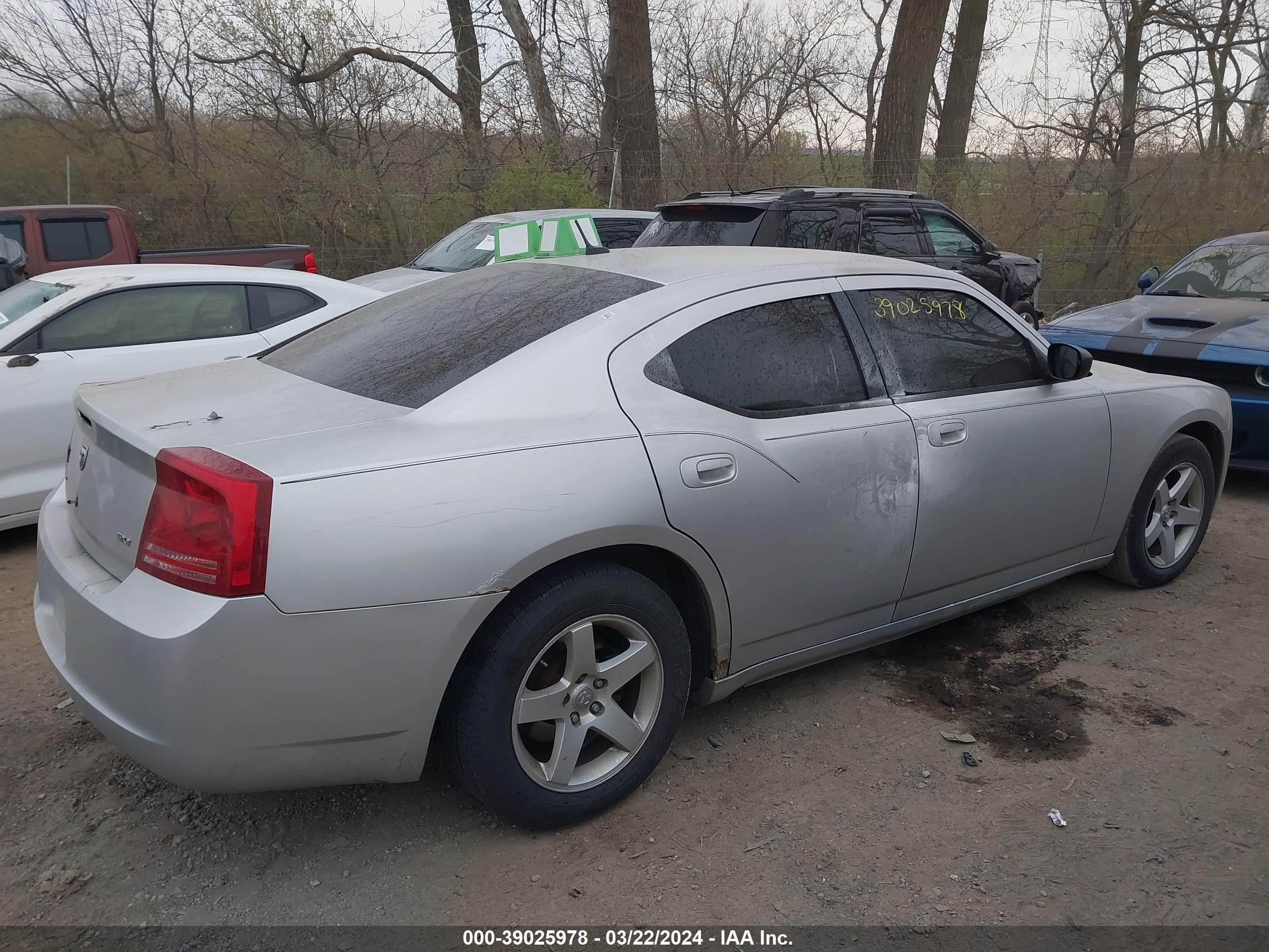 Photo 11 VIN: 2B3KA33G28H163578 - DODGE CHARGER 