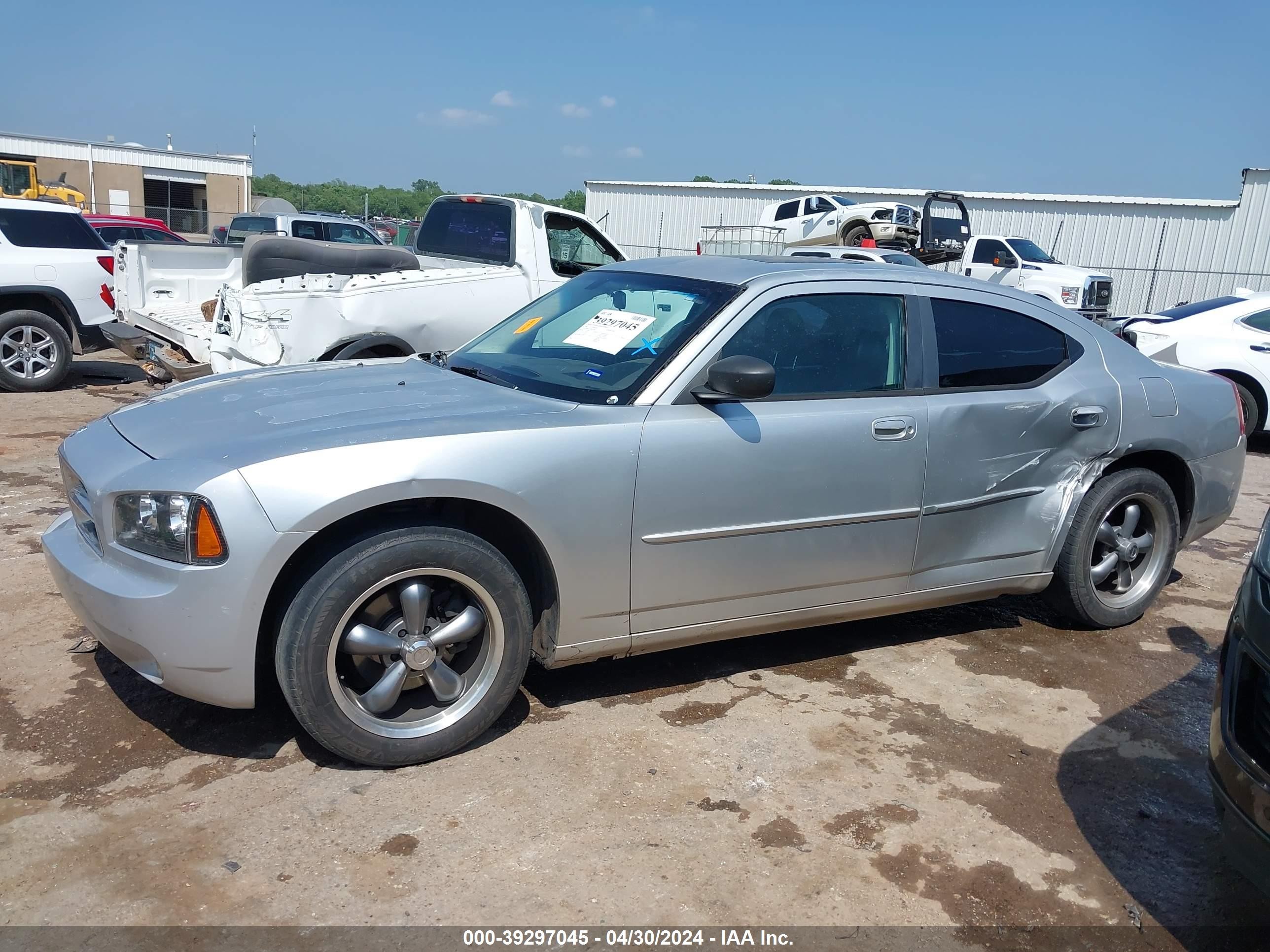 Photo 13 VIN: 2B3KA33G68H128817 - DODGE CHARGER 