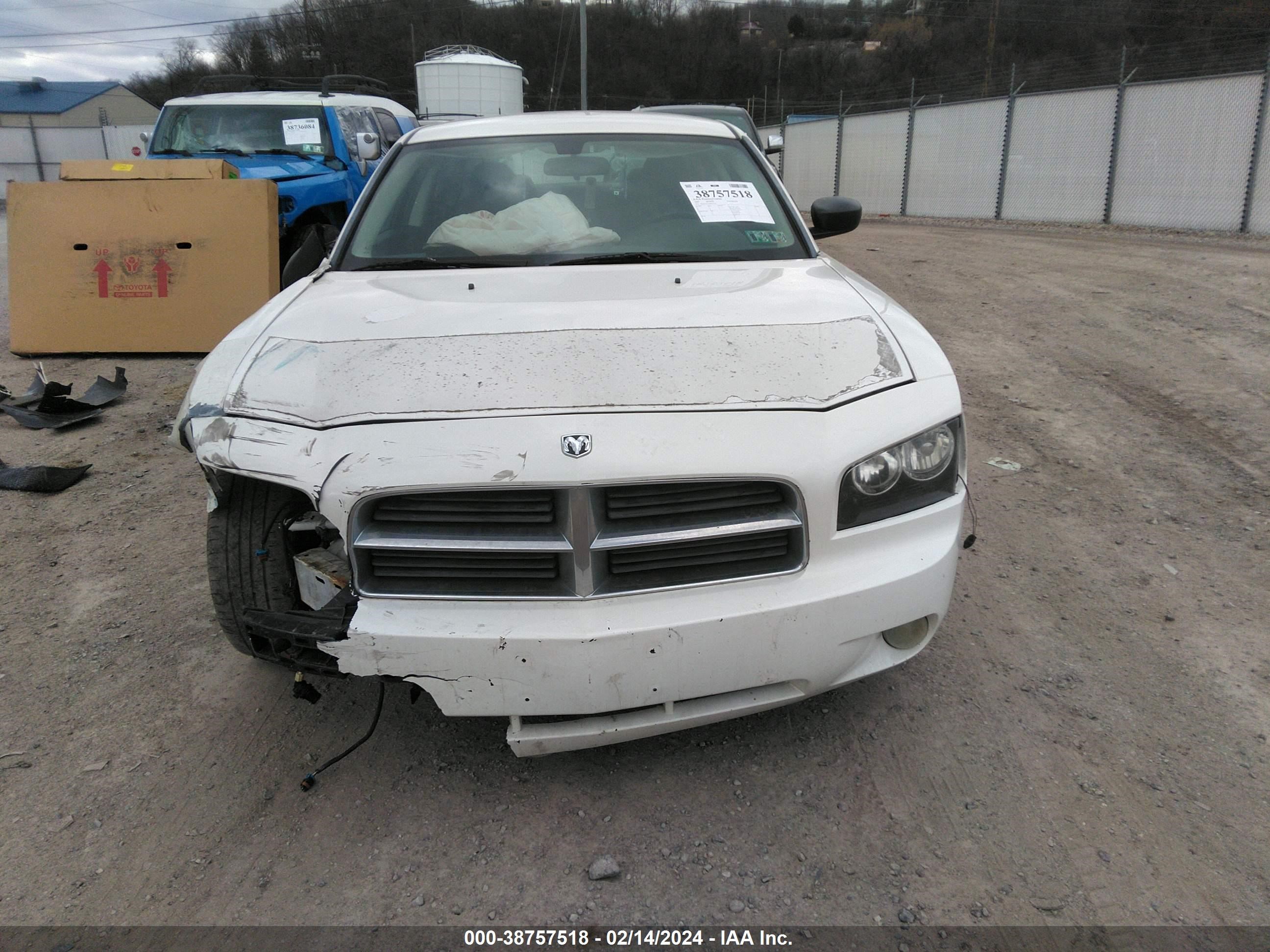 Photo 11 VIN: 2B3KA33V29H627226 - DODGE CHARGER 