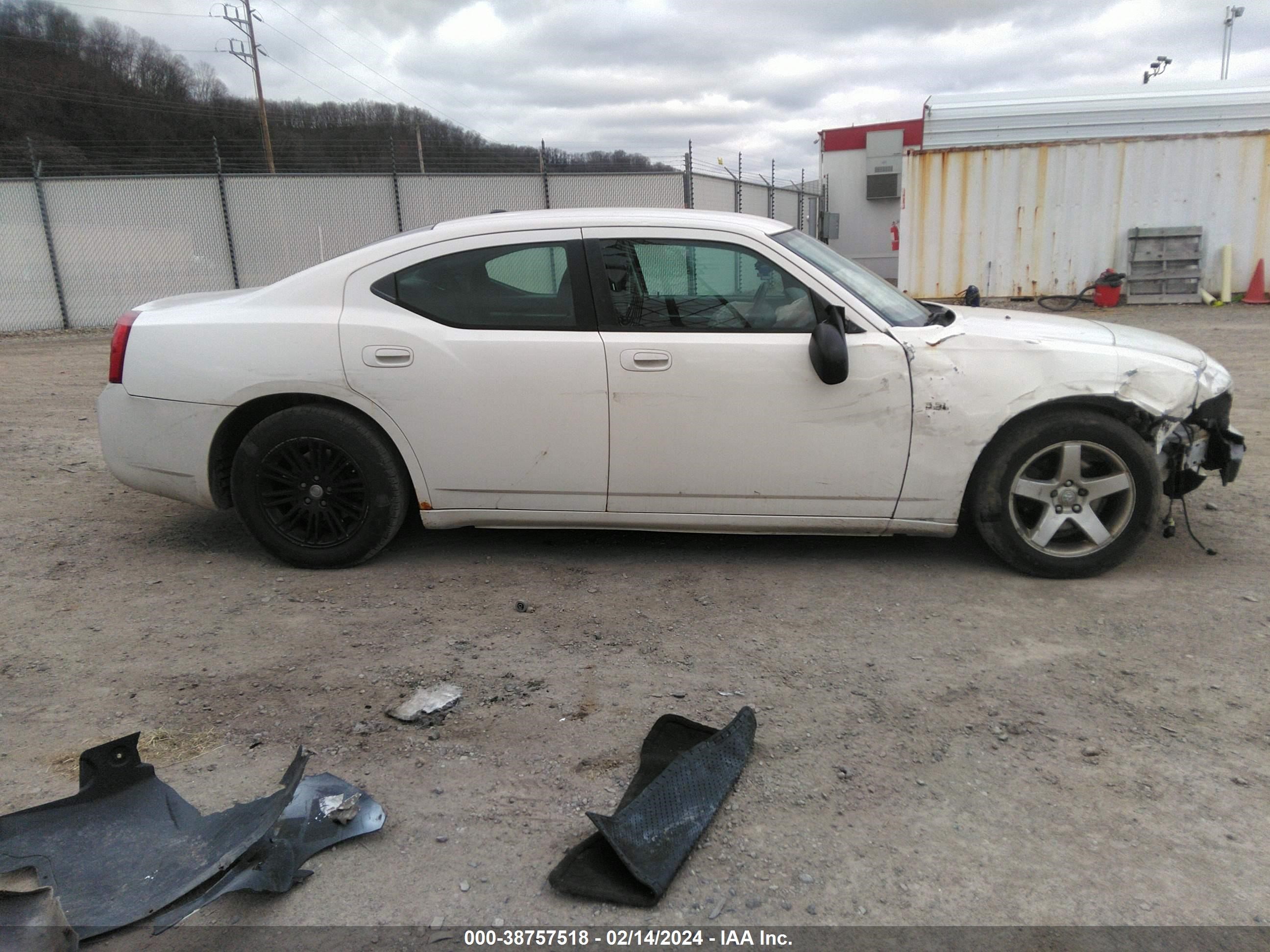 Photo 12 VIN: 2B3KA33V29H627226 - DODGE CHARGER 