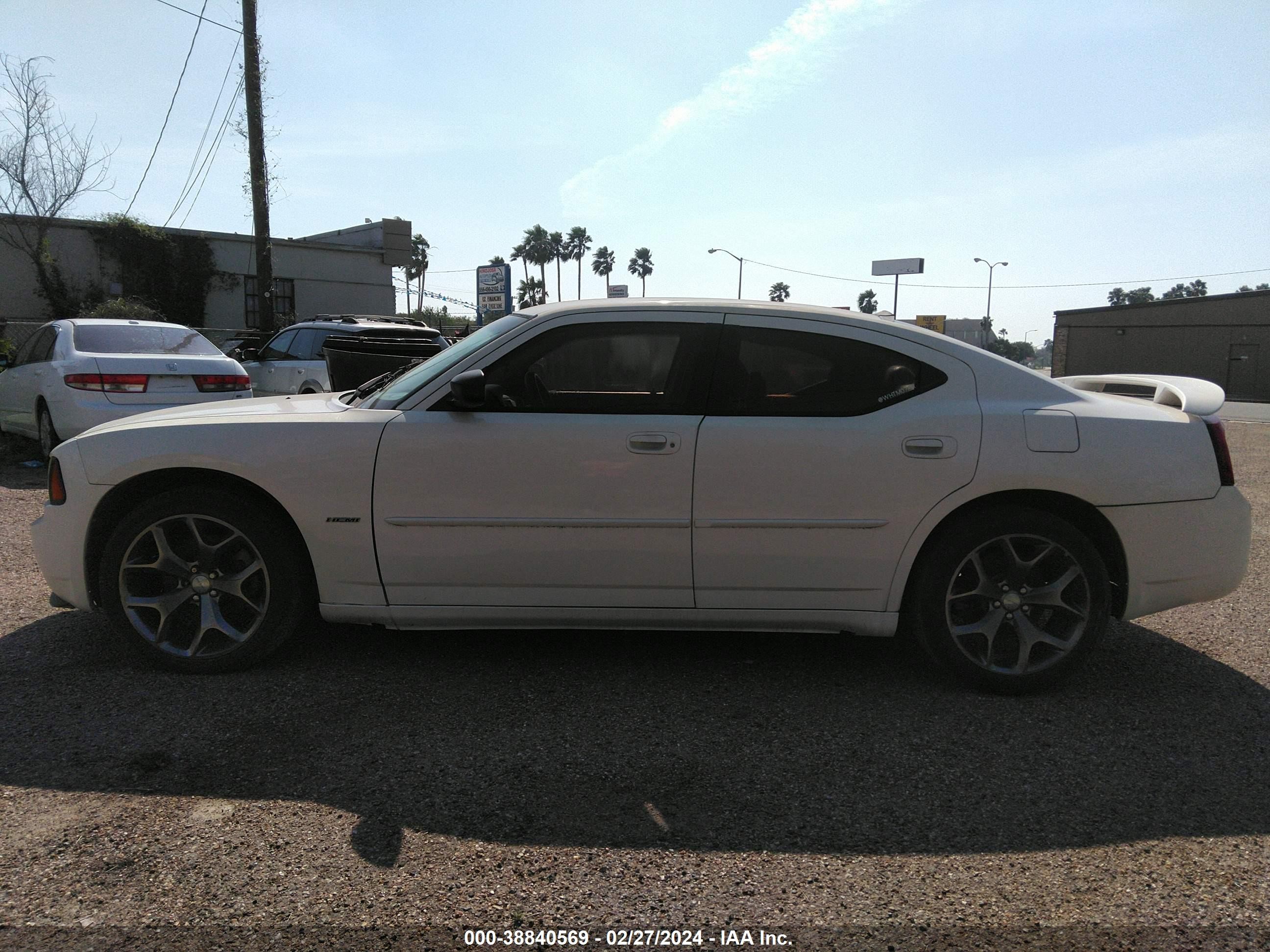 Photo 13 VIN: 2B3KA43H97H708415 - DODGE CHARGER 