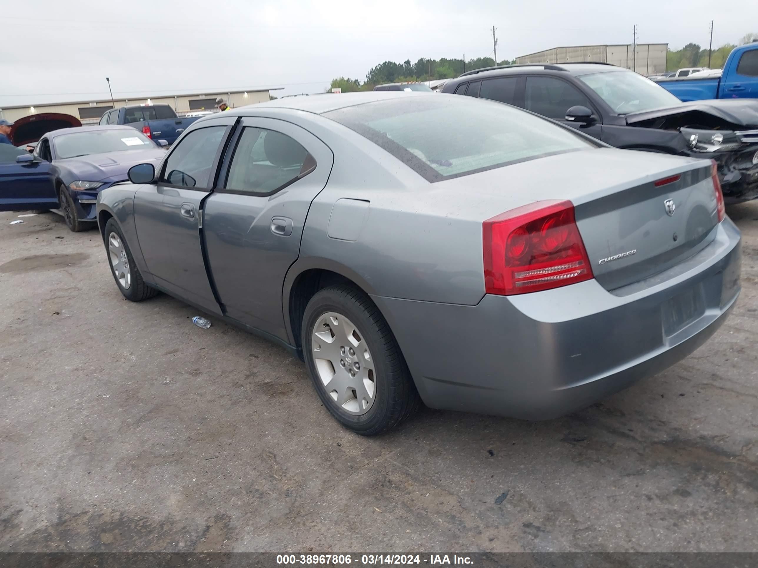 Photo 2 VIN: 2B3KA43R07H761982 - DODGE CHARGER 