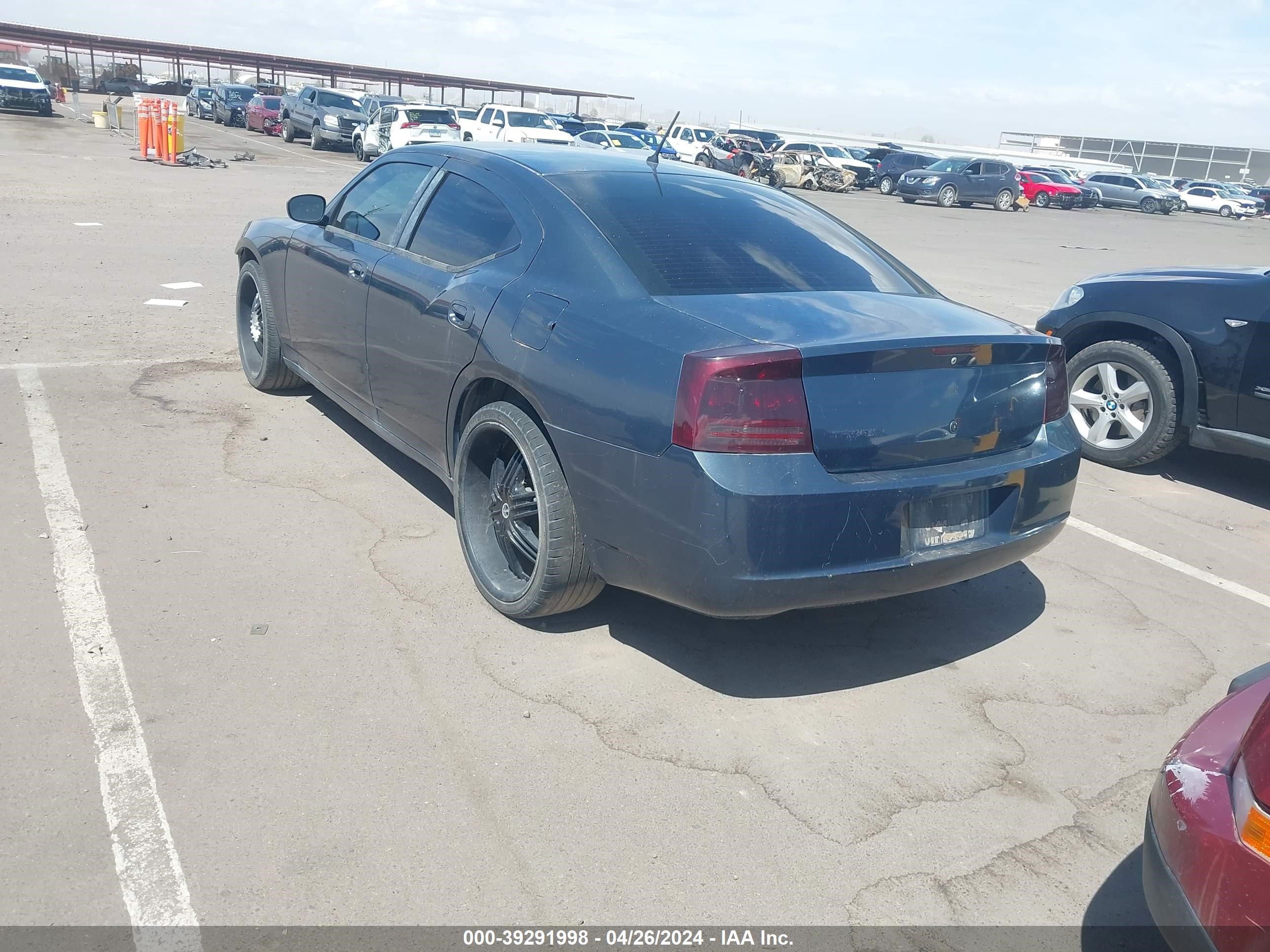 Photo 2 VIN: 2B3KA43R58H236563 - DODGE CHARGER 