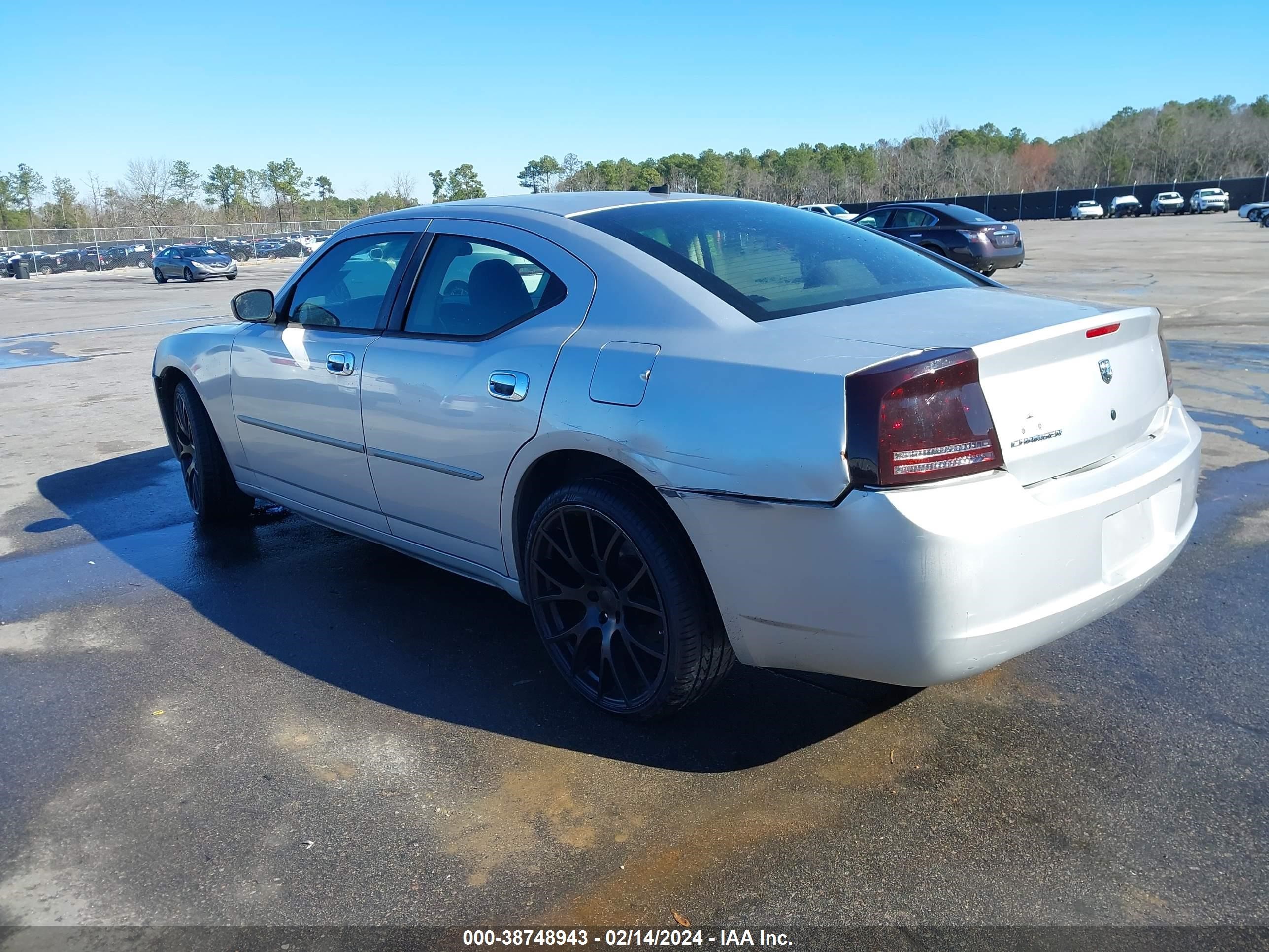 Photo 2 VIN: 2B3KA43R68H264615 - DODGE CHARGER 