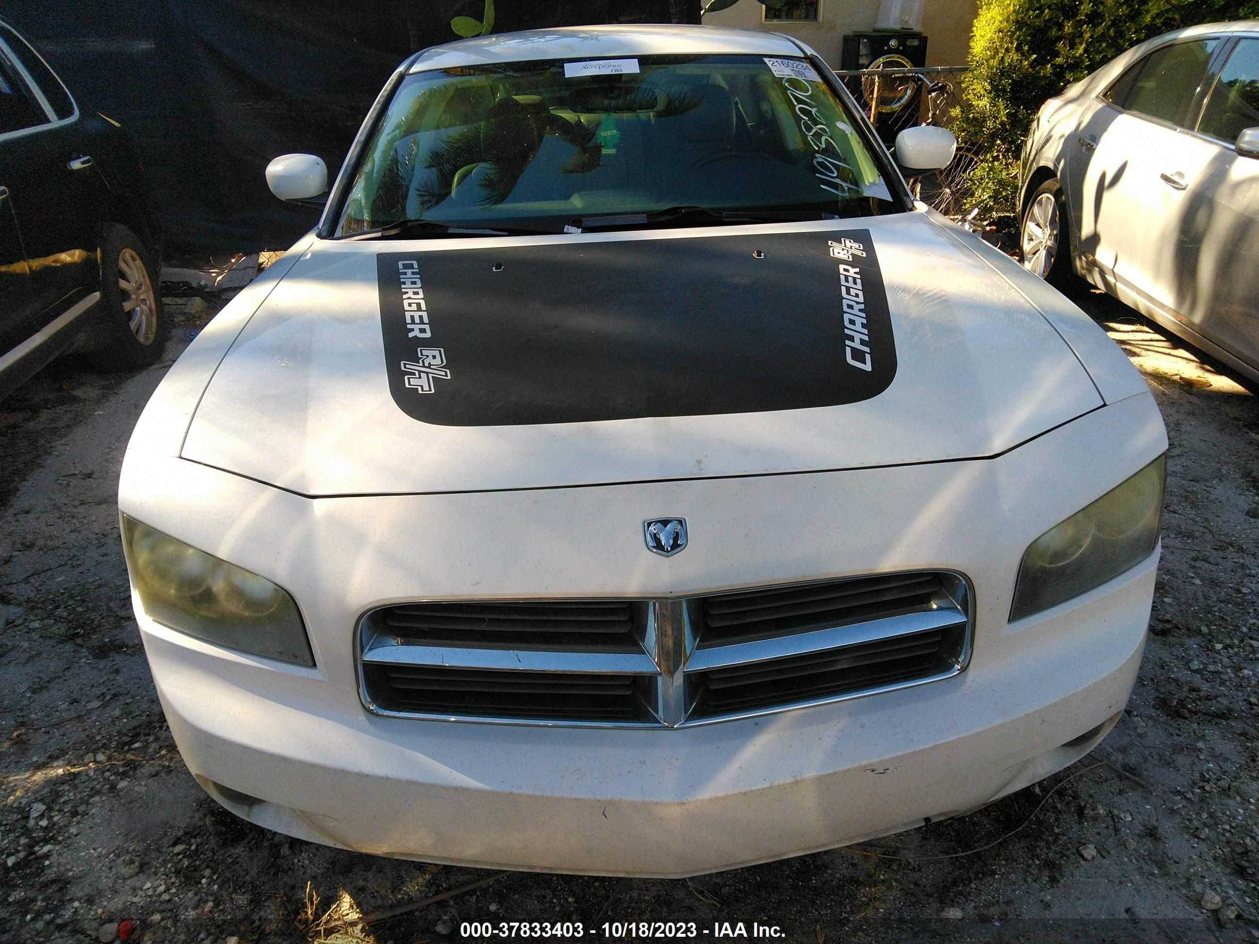 Photo 5 VIN: 2B3KA53T89H613972 - DODGE CHARGER 