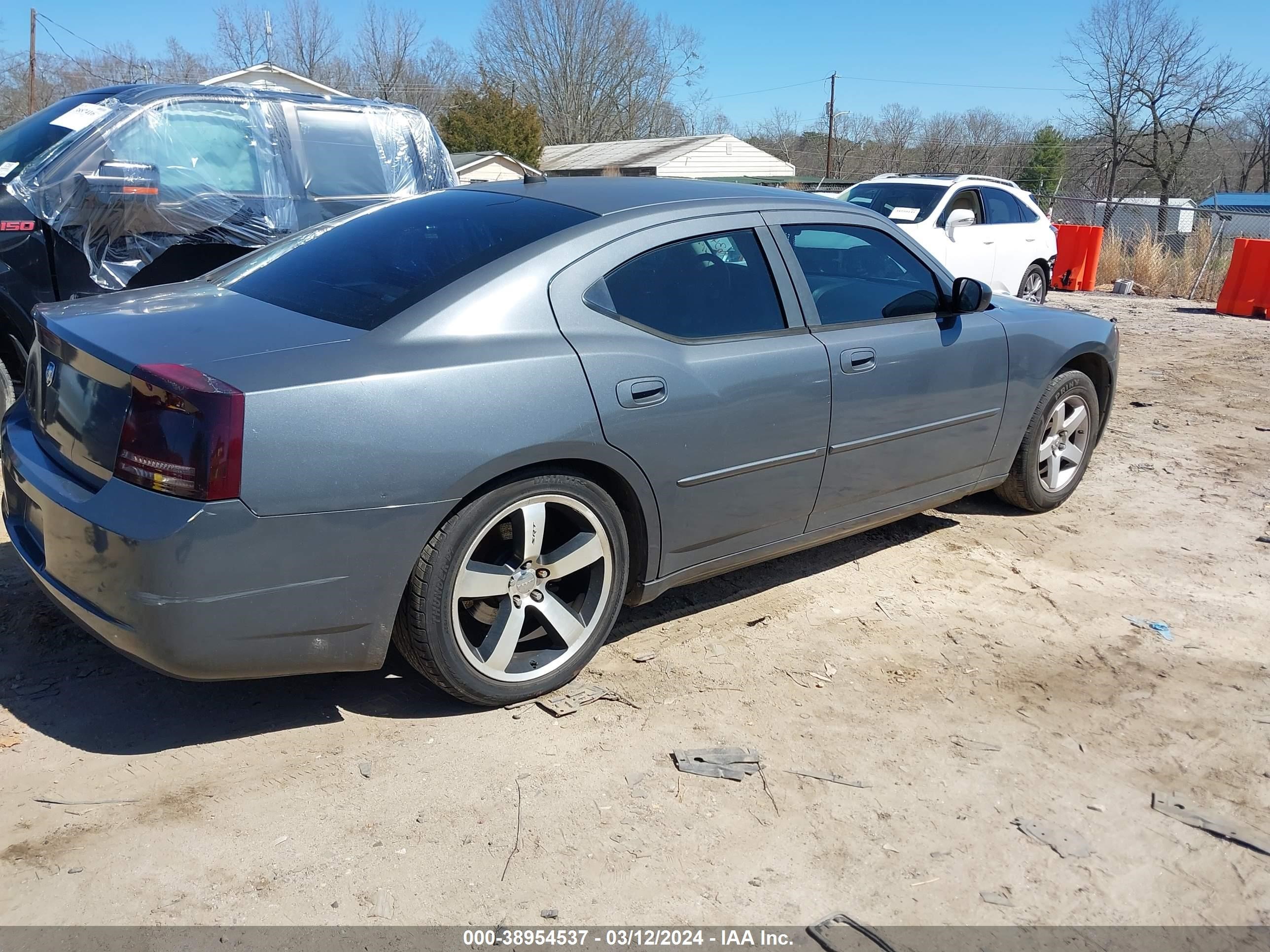 Photo 3 VIN: 2B3LA43G28H163462 - DODGE CHARGER 