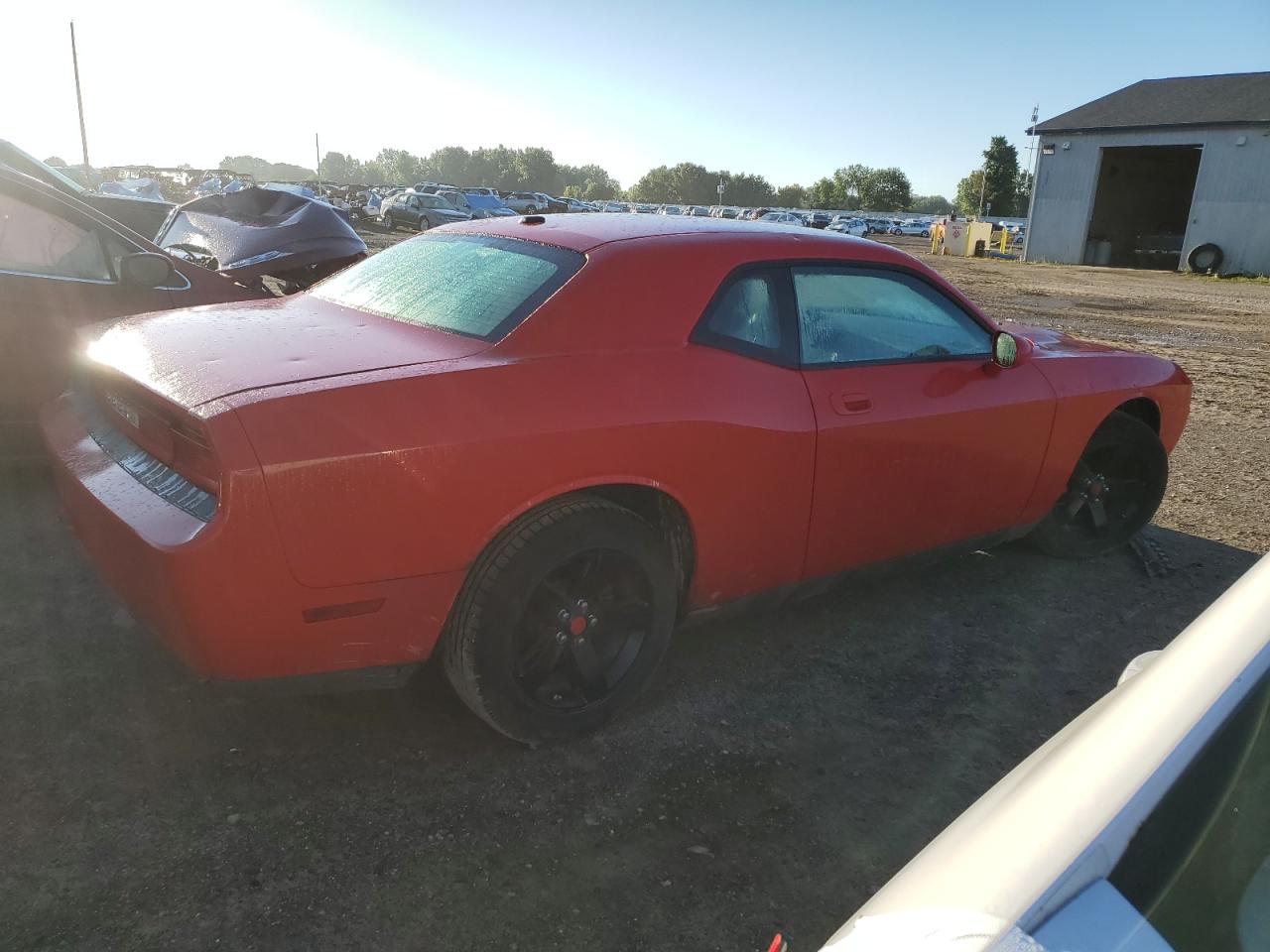 Photo 2 VIN: 2B3LJ44V29H526910 - DODGE CHALLENGER 