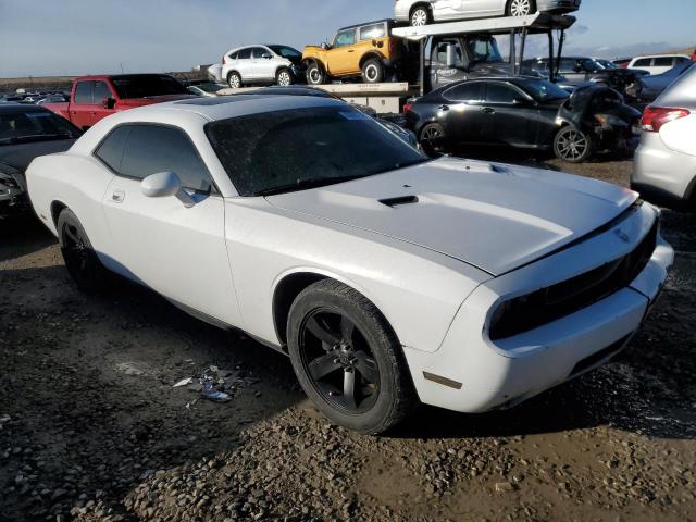 Photo 3 VIN: 2B3LJ44V89H606390 - DODGE CHALLENGER 