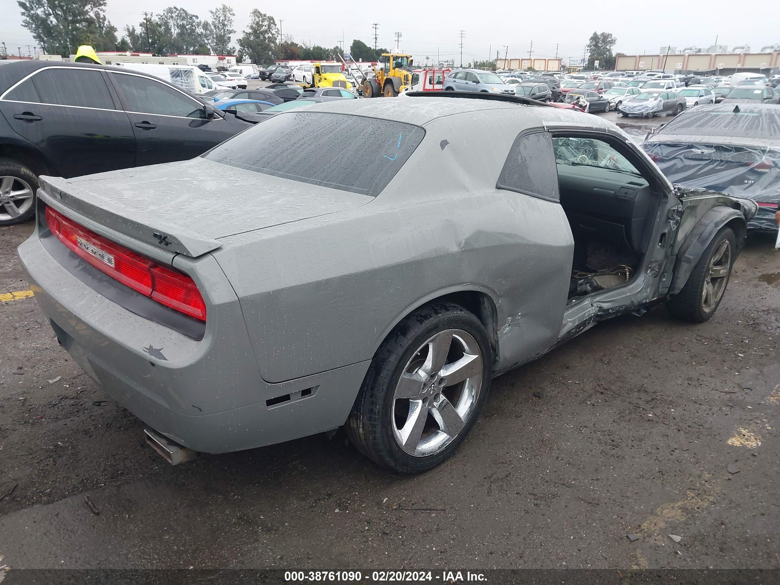 Photo 3 VIN: 2B3LJ54T49H520708 - DODGE CHALLENGER 