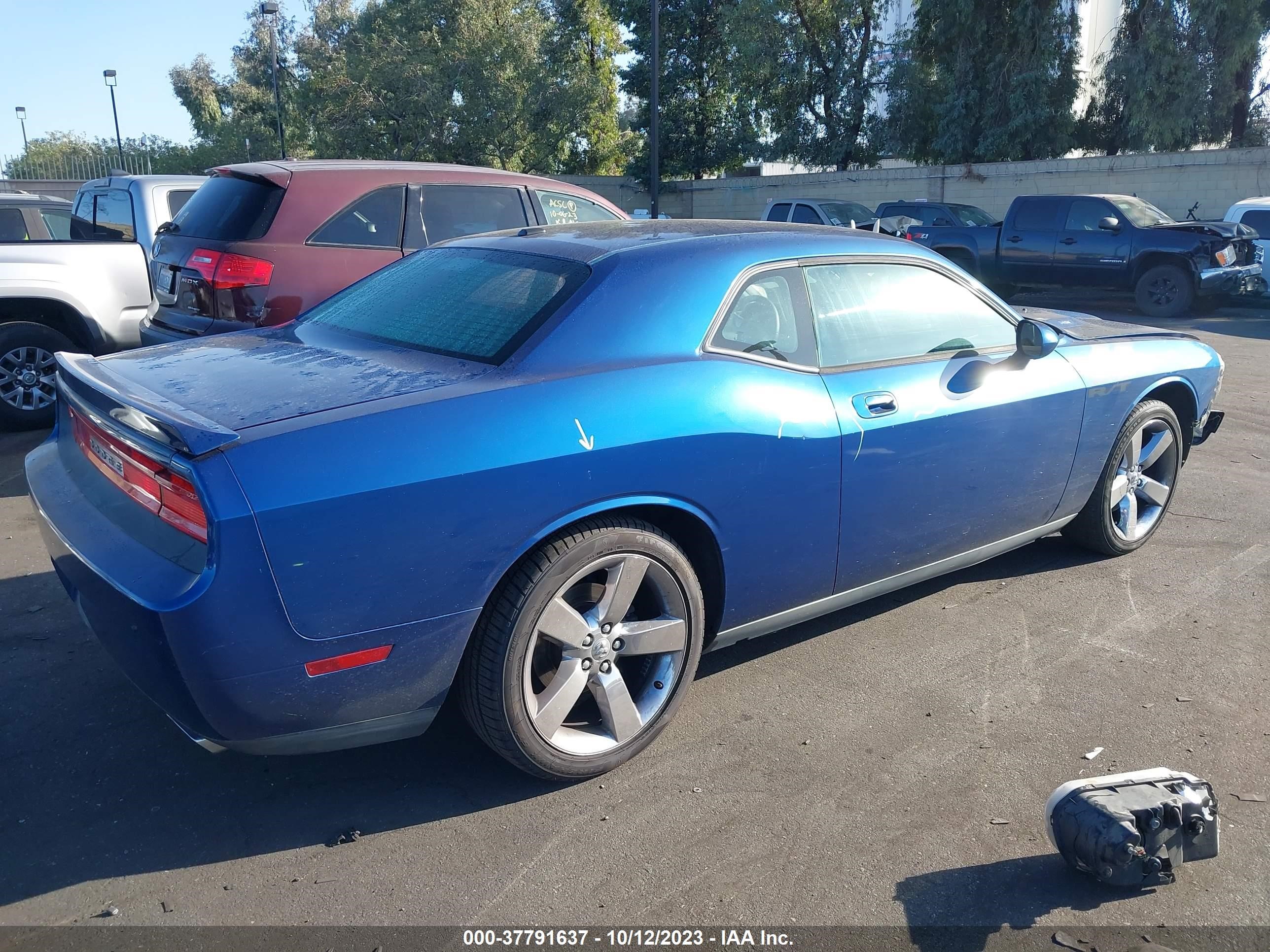 Photo 3 VIN: 2B3LJ54T59H563549 - DODGE CHALLENGER 