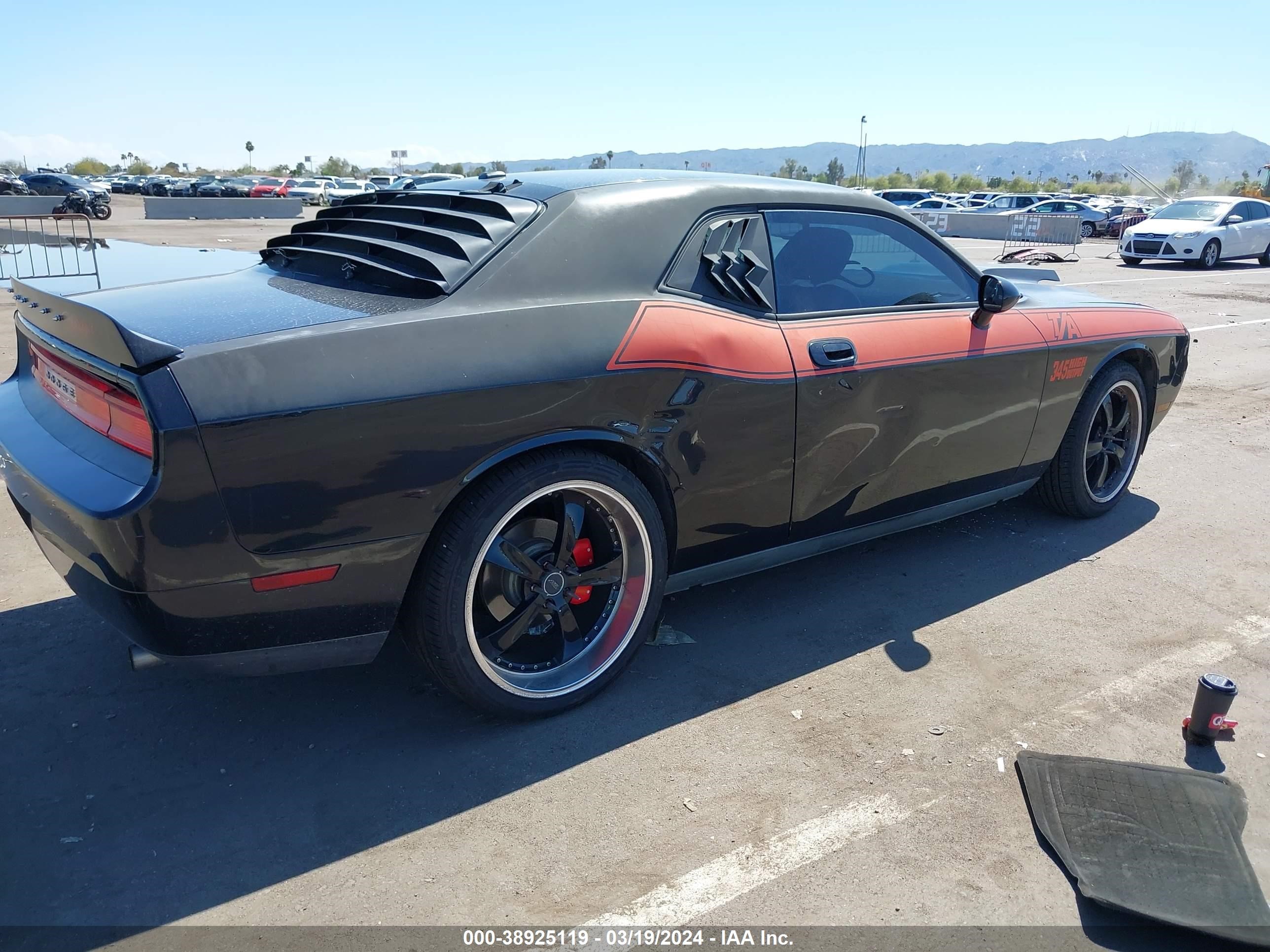 Photo 3 VIN: 2B3LJ54T69H572342 - DODGE CHALLENGER 