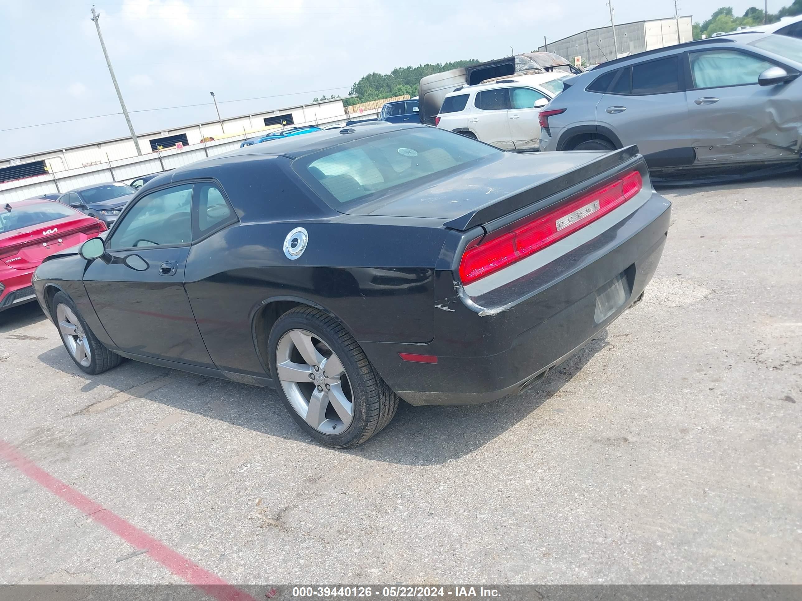 Photo 2 VIN: 2B3LJ54T99H503015 - DODGE CHALLENGER 