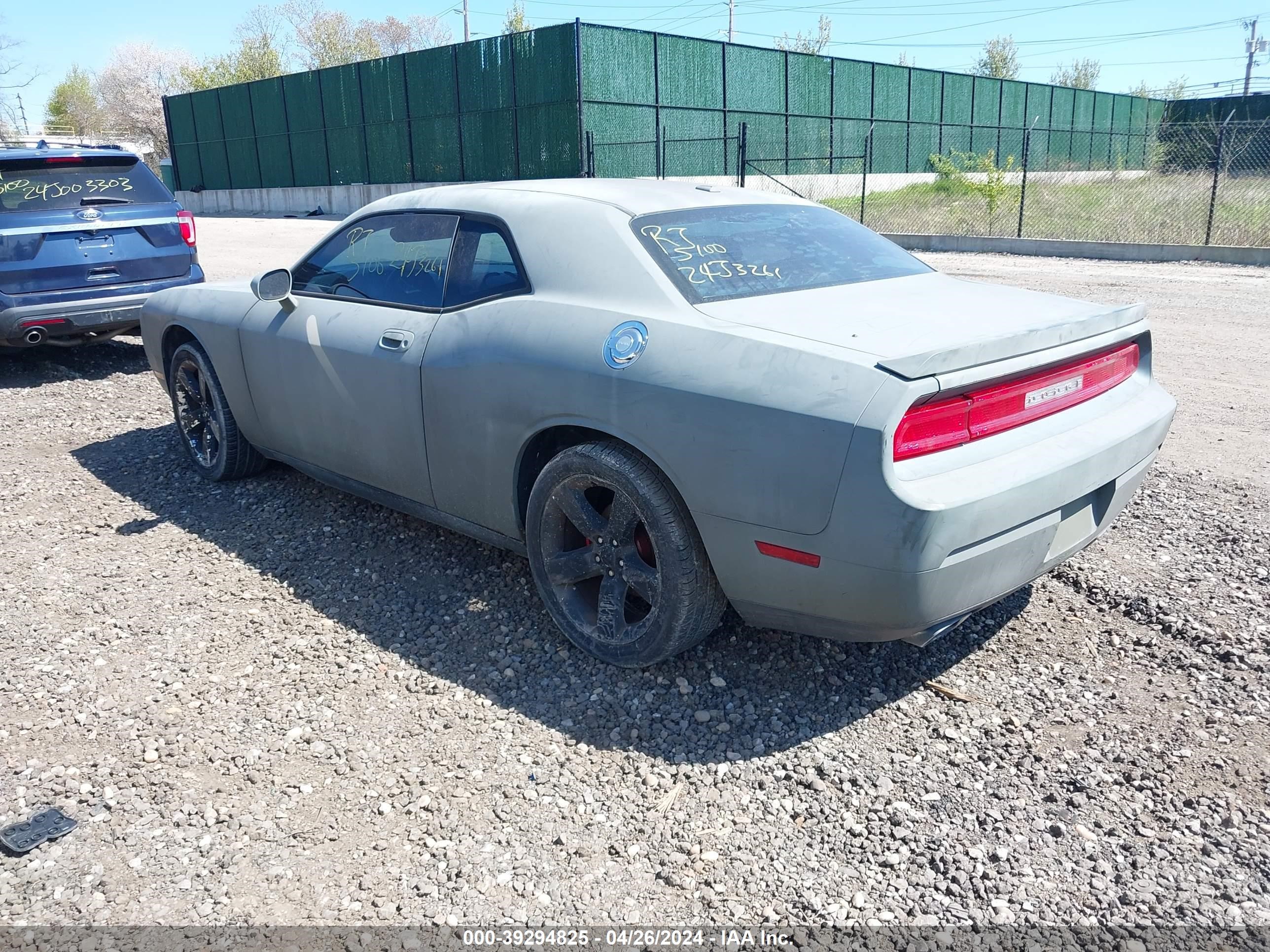 Photo 2 VIN: 2B3LJ54TX9H511348 - DODGE CHALLENGER 