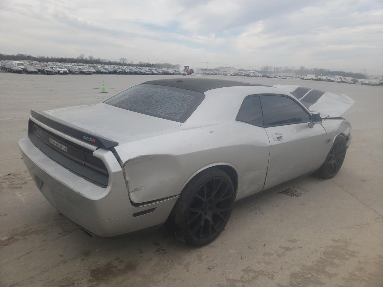 Photo 3 VIN: 2B3LJ74W88H290966 - DODGE CHALLENGER 