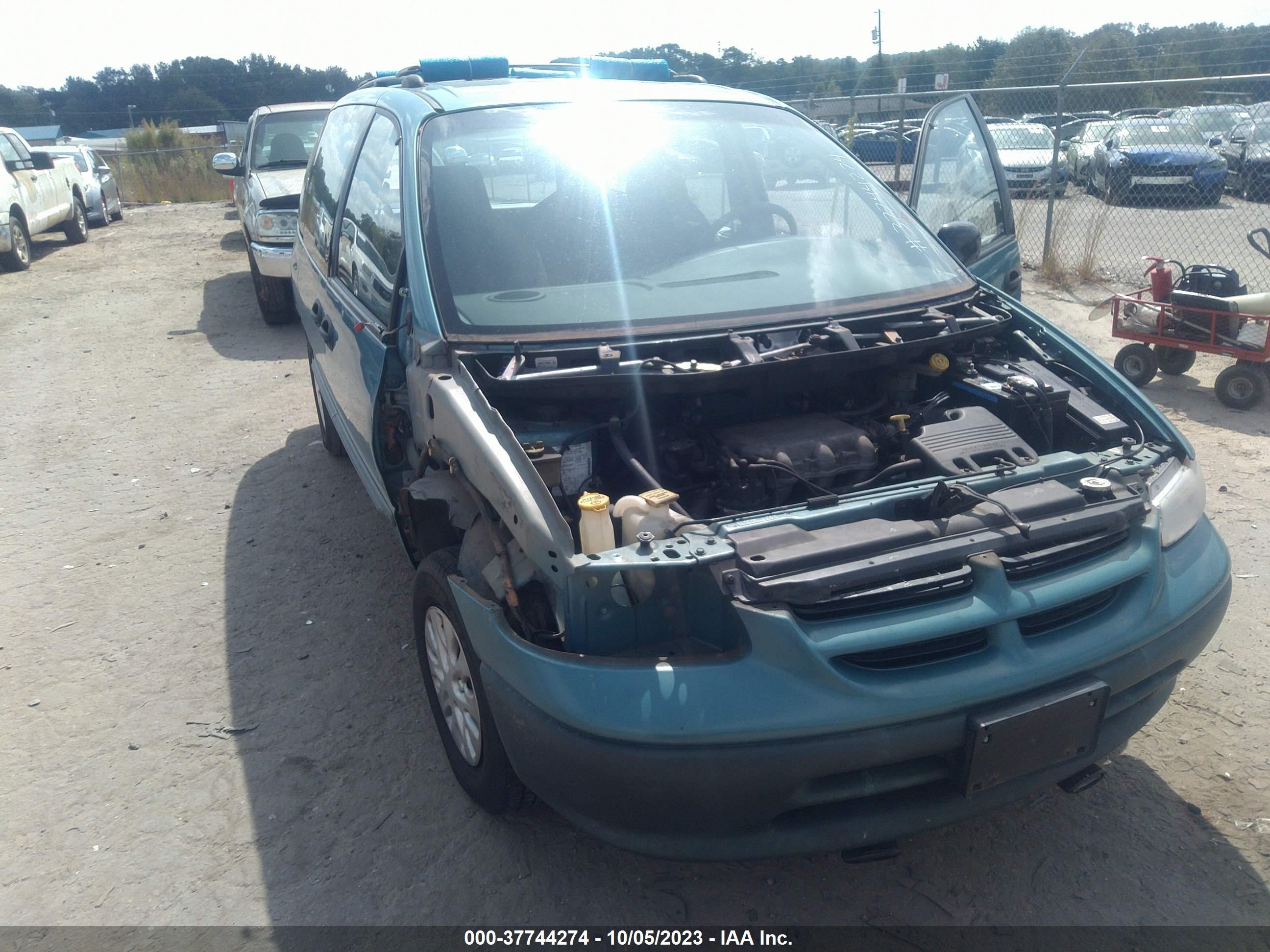 Photo 5 VIN: 2B4FP2538TR823173 - DODGE CARAVAN 