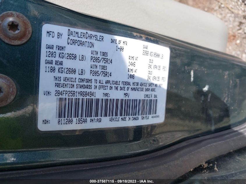 Photo 8 VIN: 2B4FP25B1YR684941 - DODGE CARAVAN 