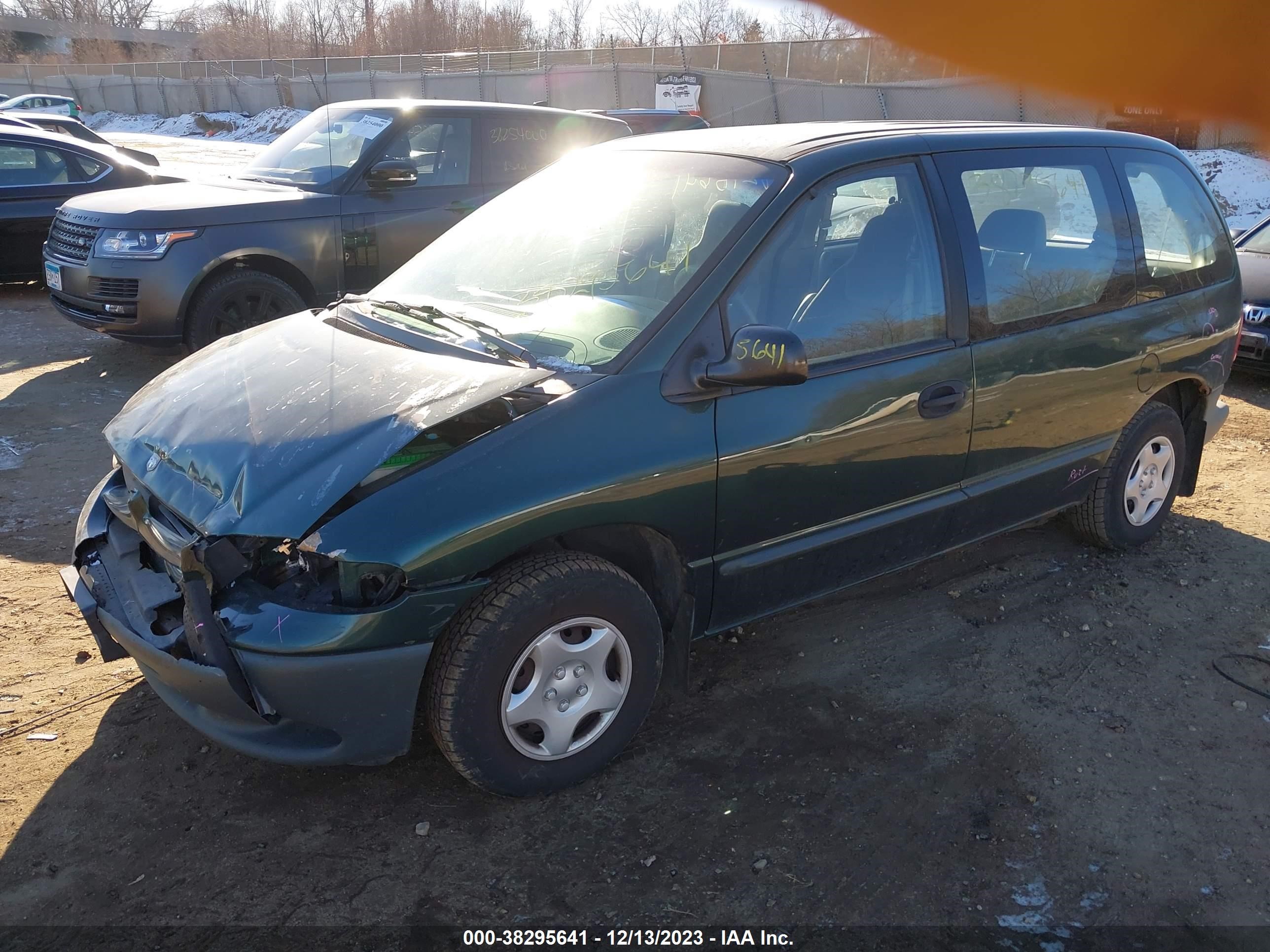 Photo 1 VIN: 2B4FP25B4XR295807 - DODGE CARAVAN 