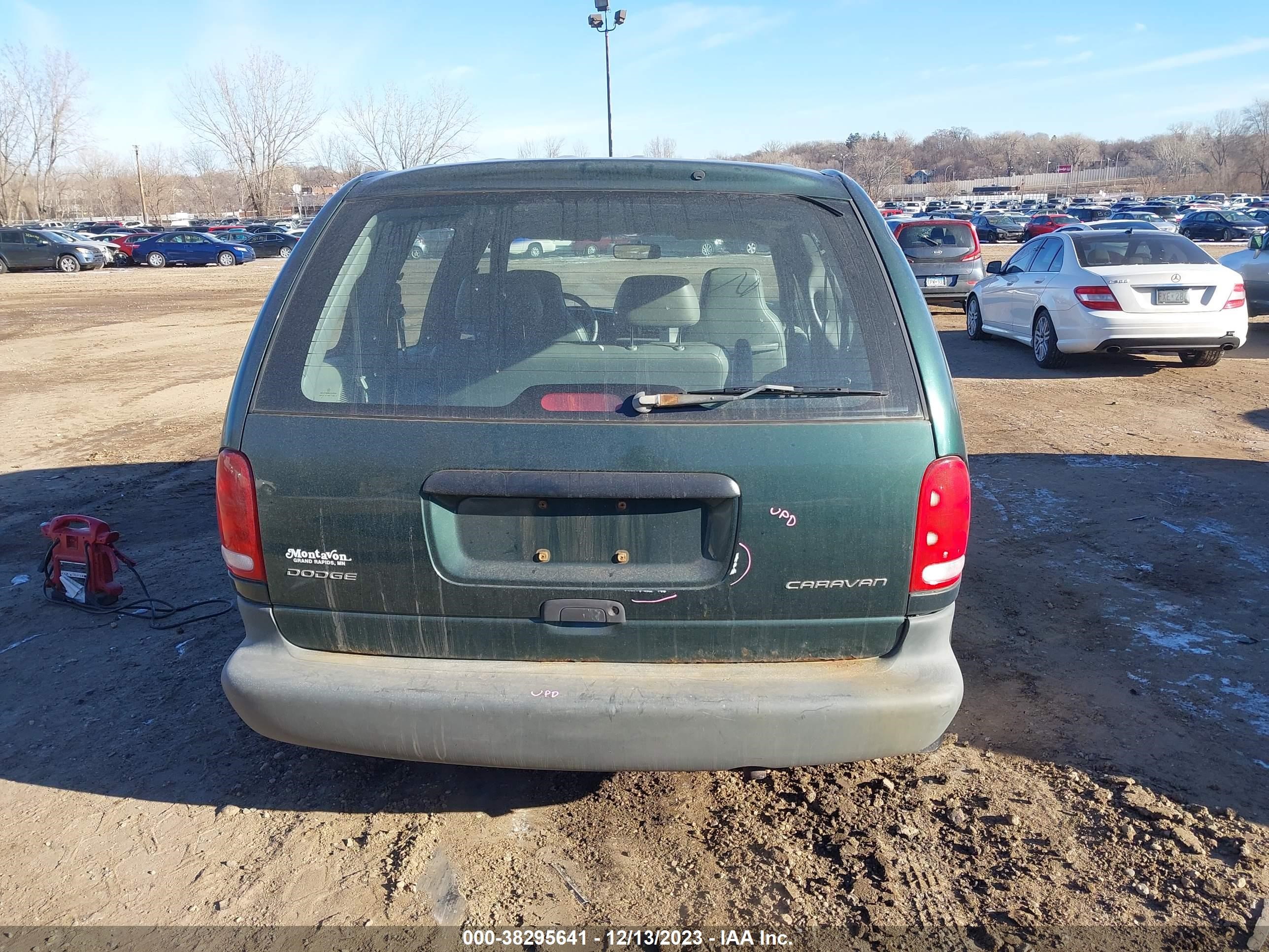 Photo 14 VIN: 2B4FP25B4XR295807 - DODGE CARAVAN 