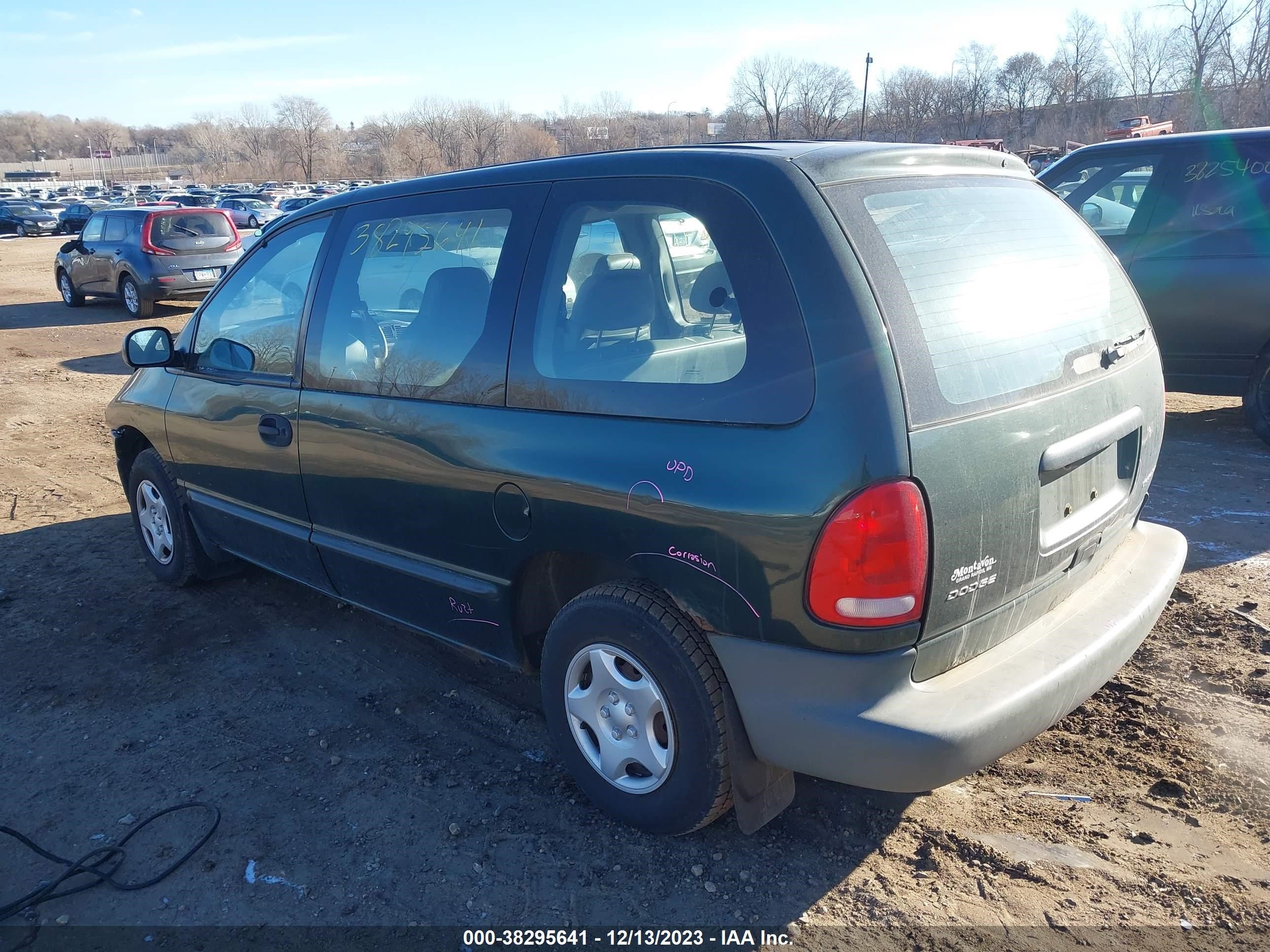 Photo 2 VIN: 2B4FP25B4XR295807 - DODGE CARAVAN 