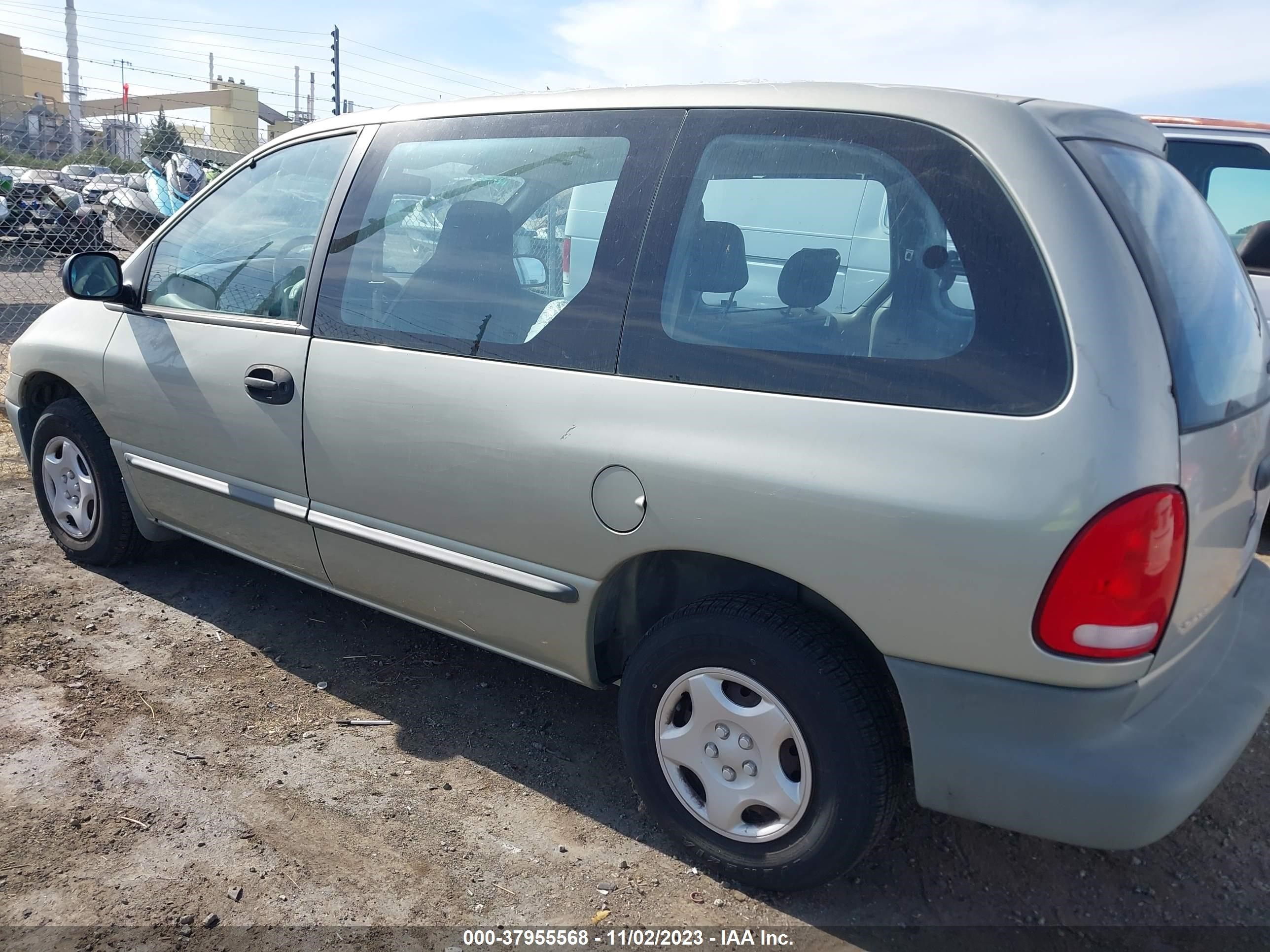 Photo 2 VIN: 2B4FP25B4YR611529 - DODGE CARAVAN 