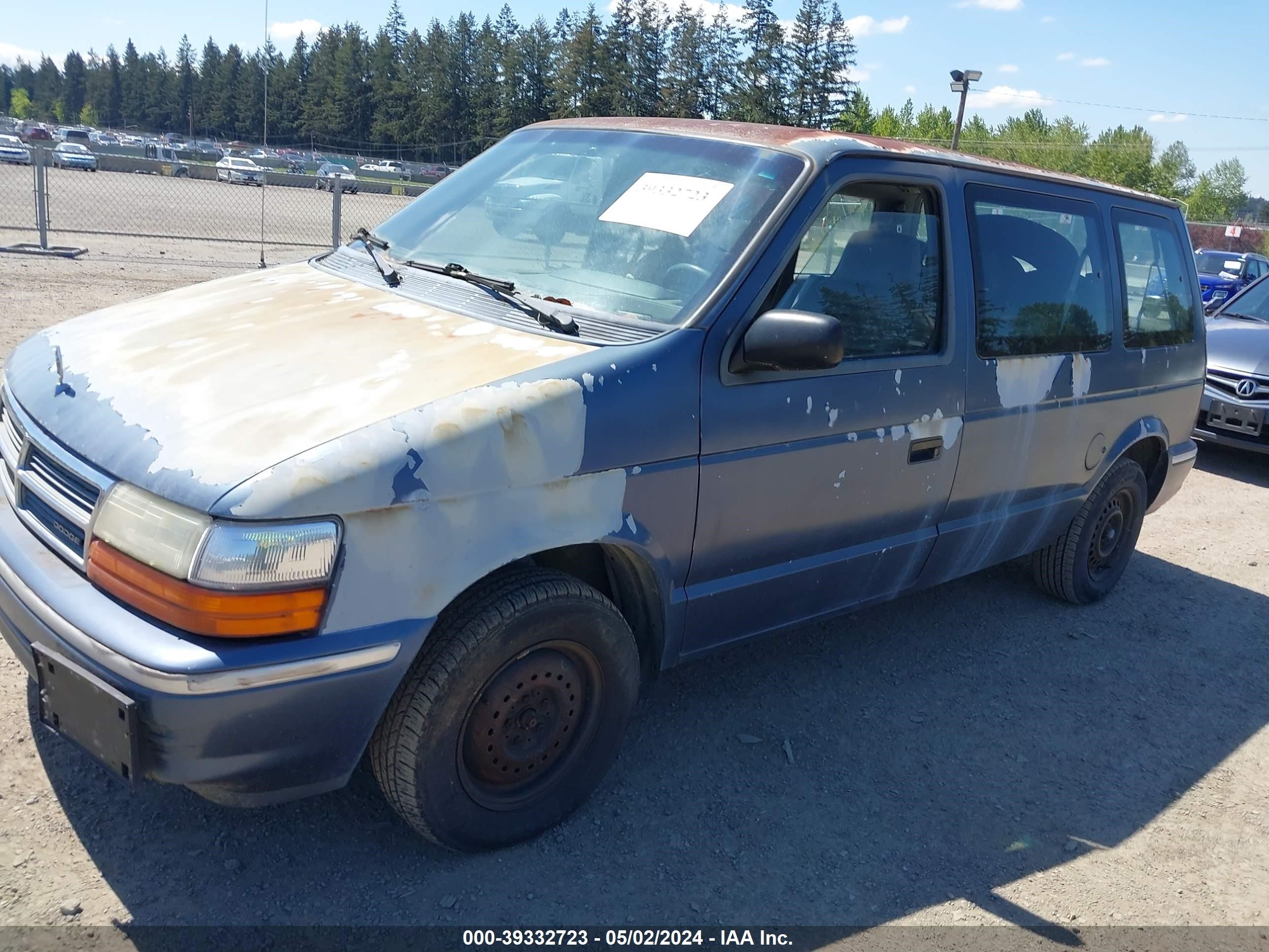 Photo 13 VIN: 2B4GH2535NR700645 - DODGE CARAVAN 