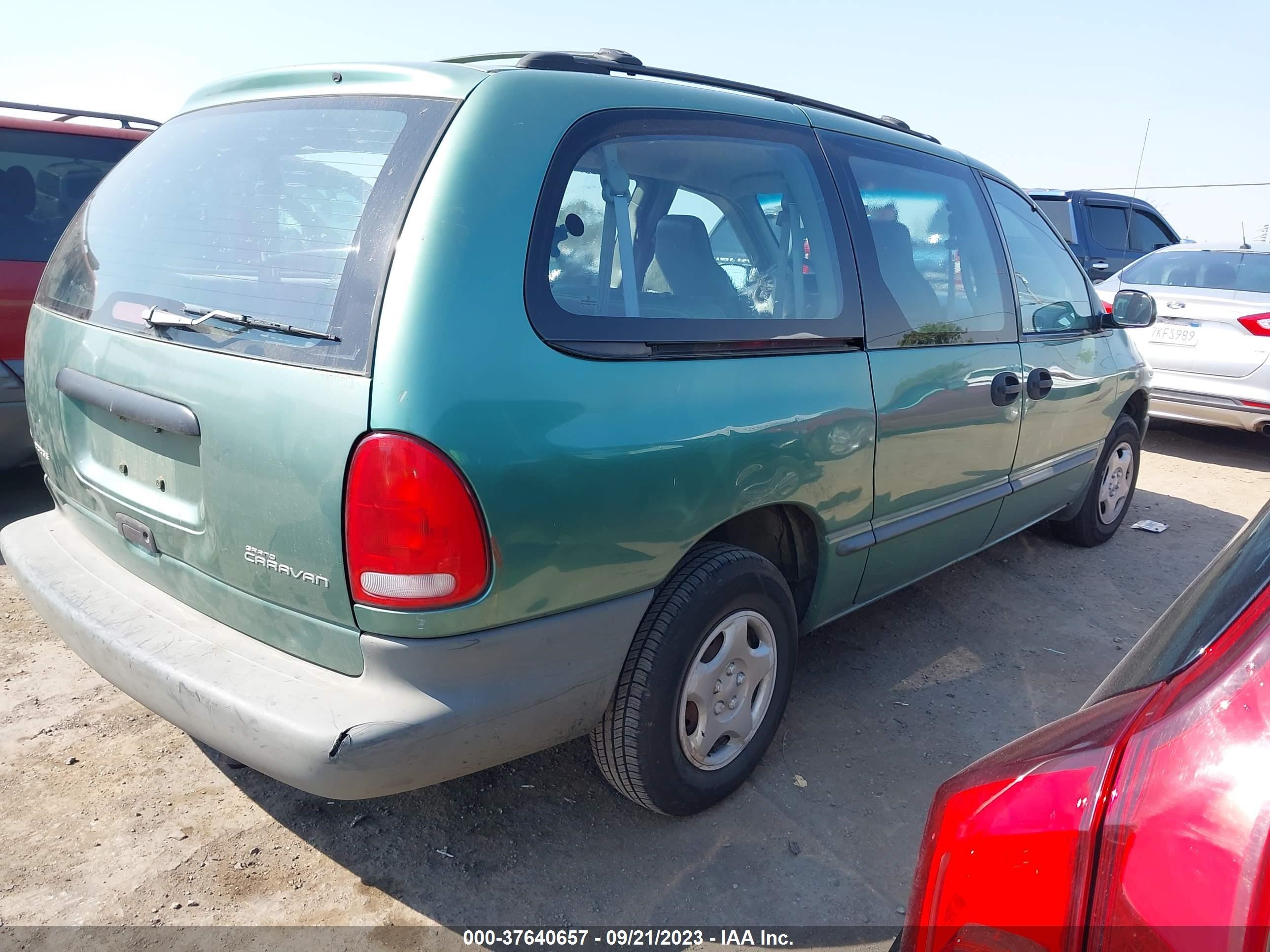 Photo 3 VIN: 2B4GP2437WR762182 - DODGE CARAVAN 