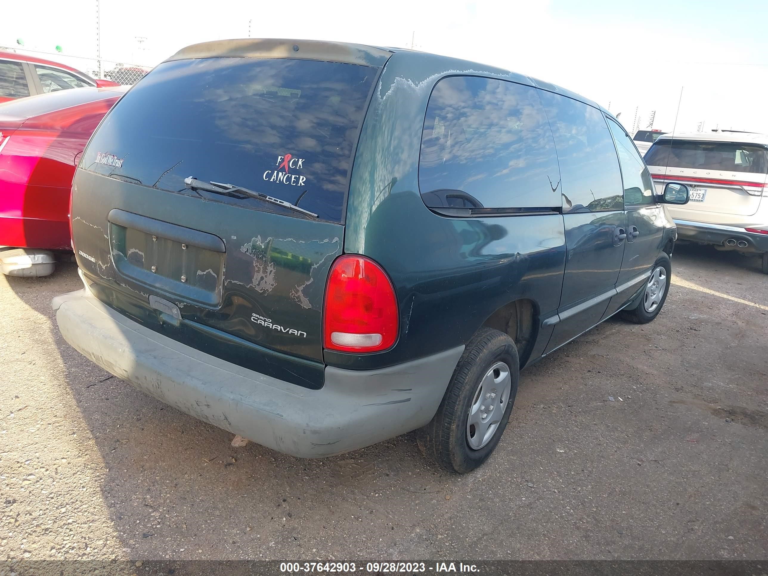 Photo 3 VIN: 2B4GP24G4XR328676 - DODGE CARAVAN 