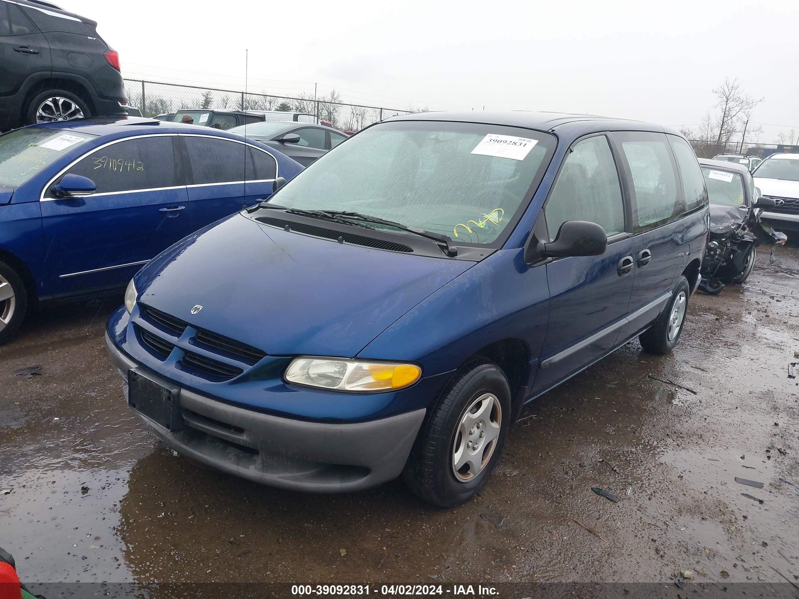 Photo 1 VIN: 2B4GP2530YR702522 - DODGE CARAVAN 