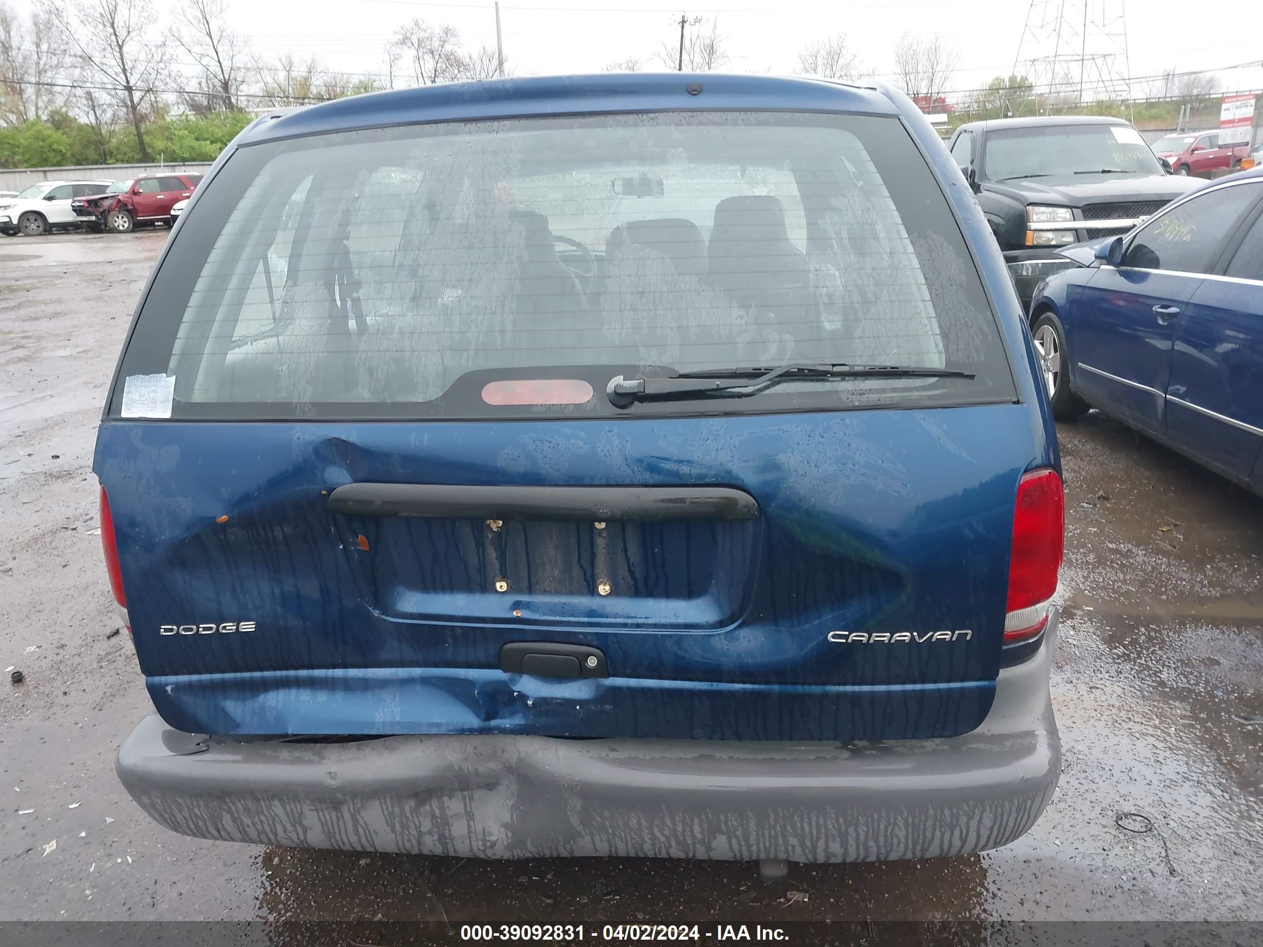 Photo 15 VIN: 2B4GP2530YR702522 - DODGE CARAVAN 