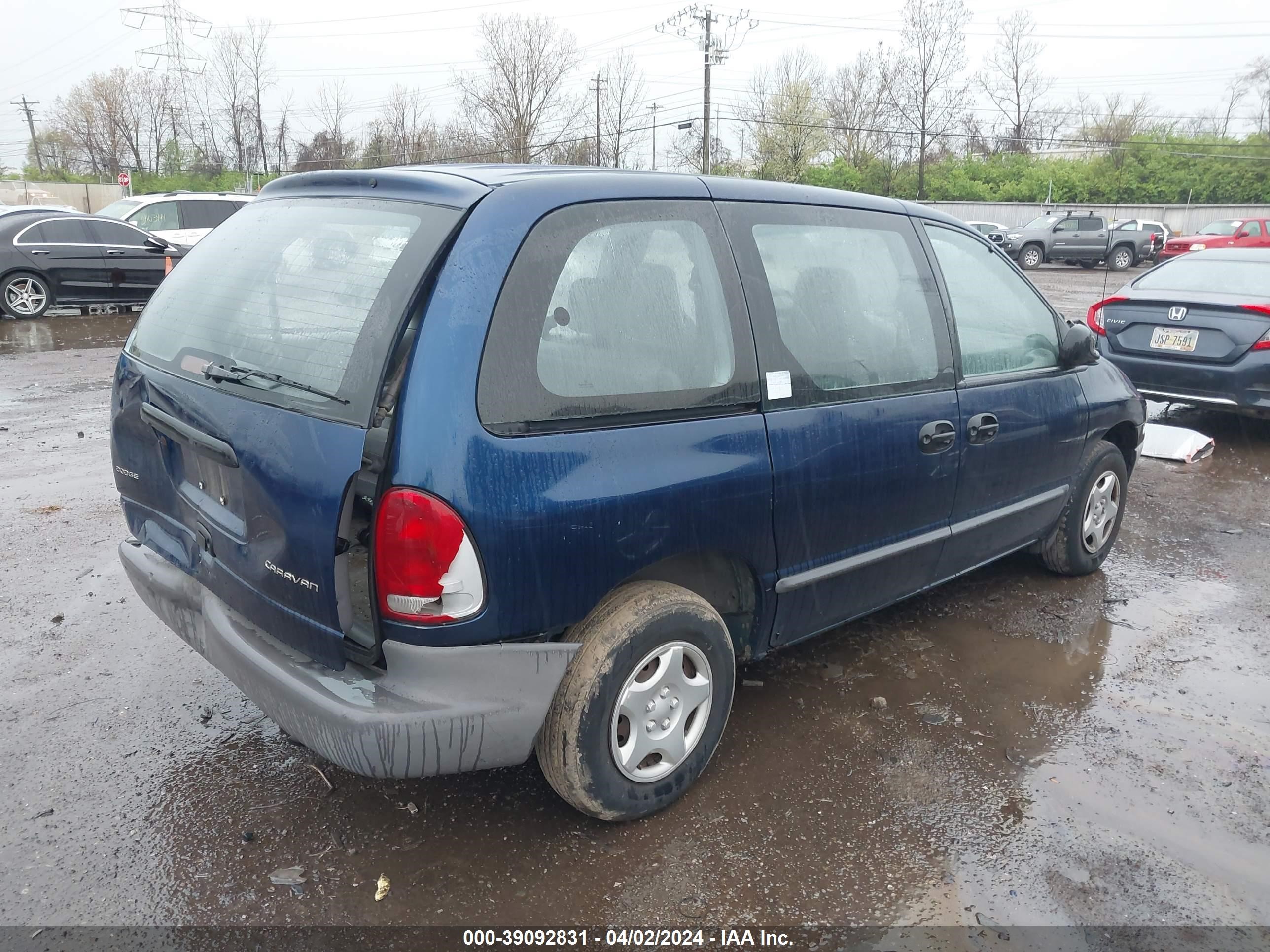 Photo 3 VIN: 2B4GP2530YR702522 - DODGE CARAVAN 