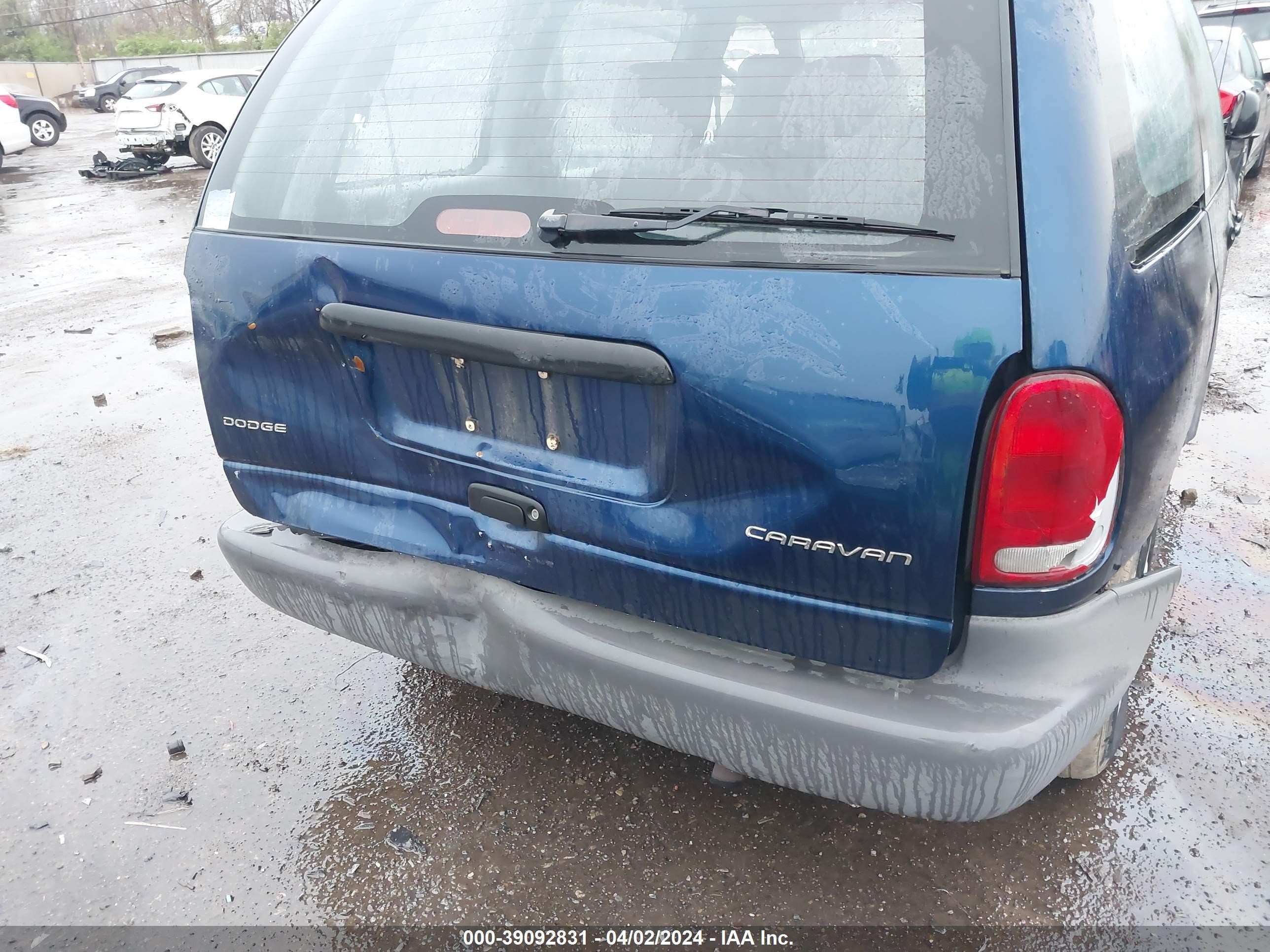 Photo 5 VIN: 2B4GP2530YR702522 - DODGE CARAVAN 