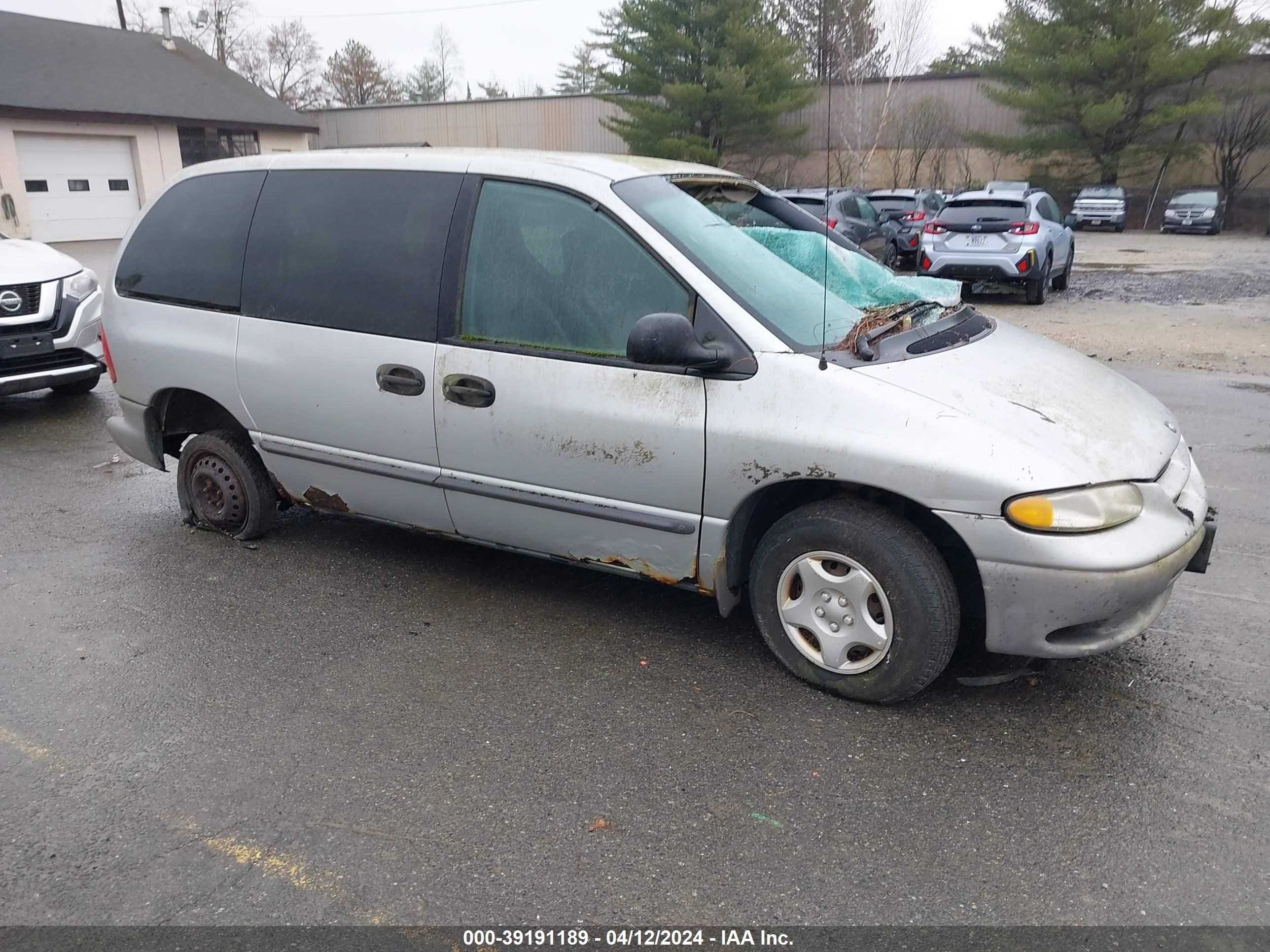 Photo 0 VIN: 2B4GP2535YR604294 - DODGE CARAVAN 