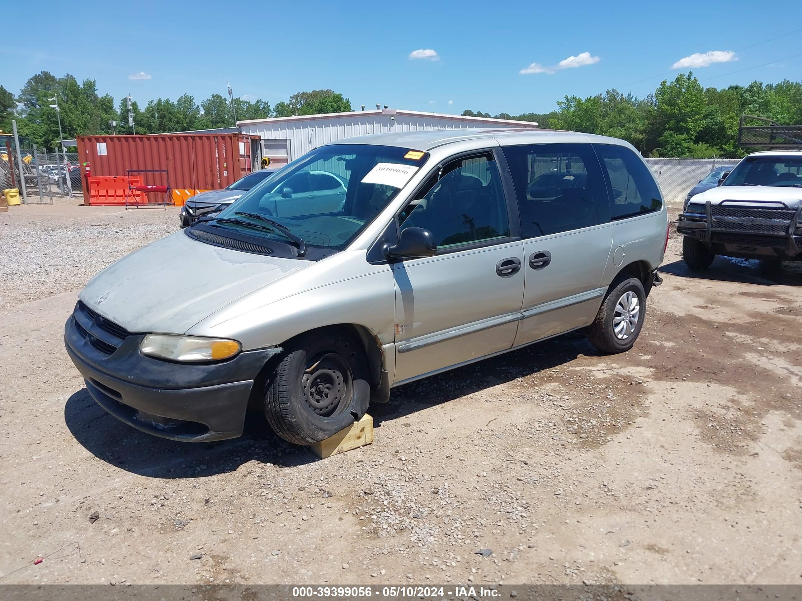 Photo 1 VIN: 2B4GP2535YR663930 - DODGE CARAVAN 