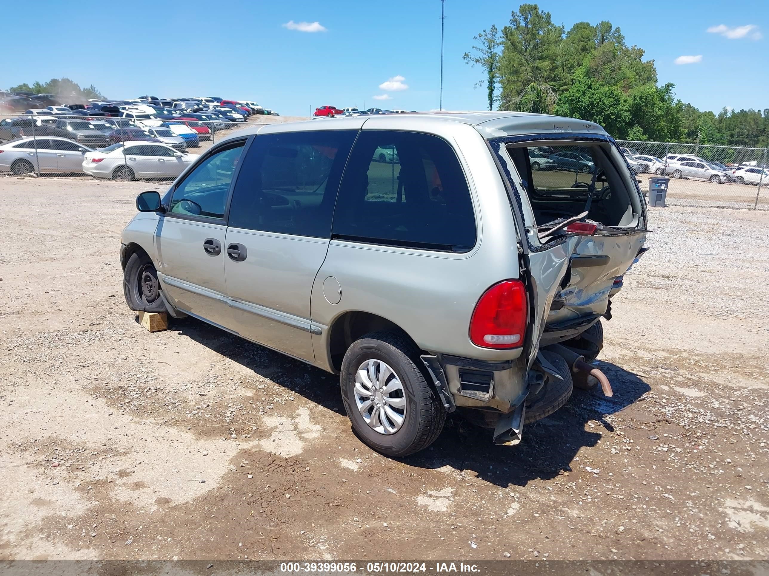 Photo 2 VIN: 2B4GP2535YR663930 - DODGE CARAVAN 