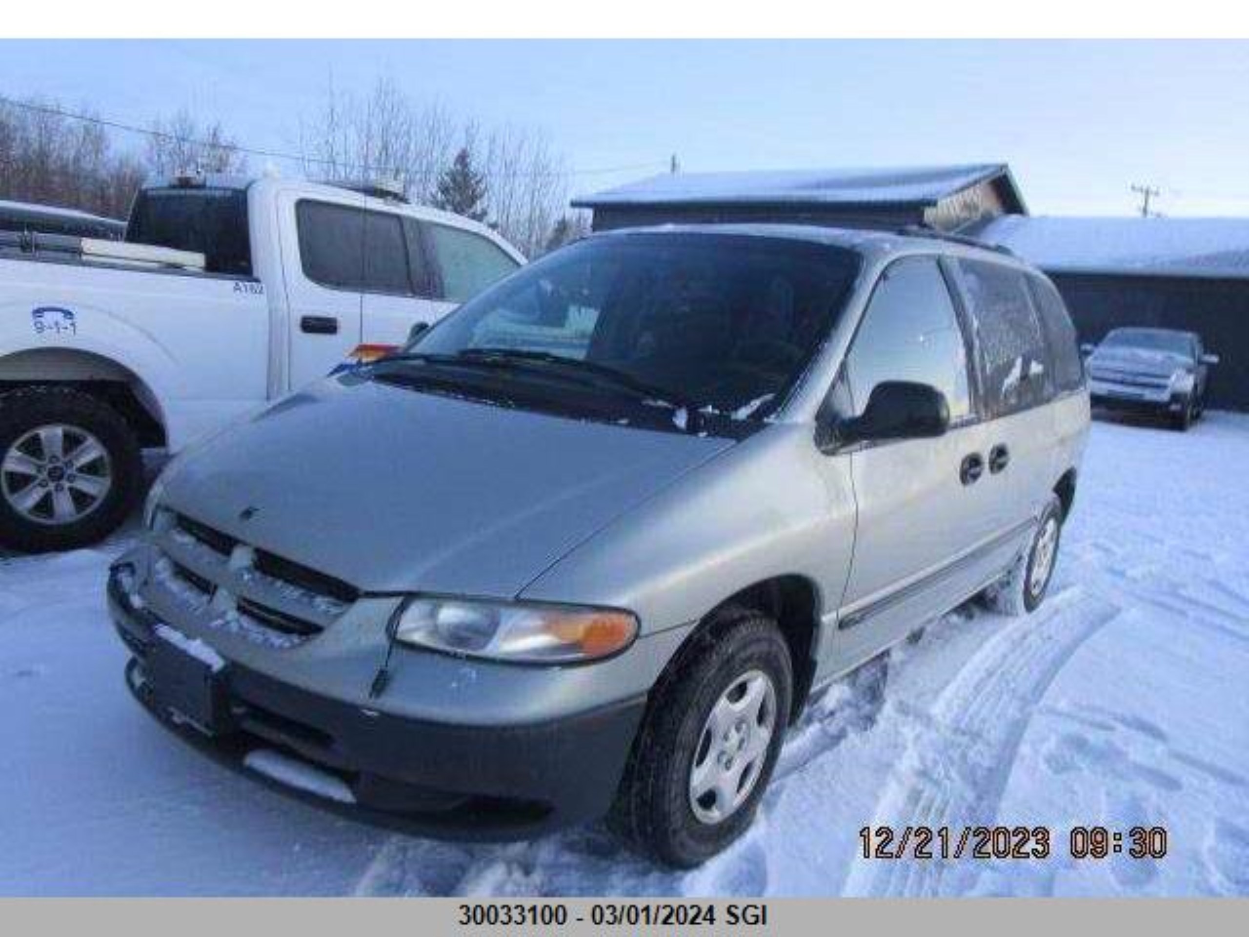 Photo 1 VIN: 2B4GP2537YR895171 - DODGE CARAVAN 