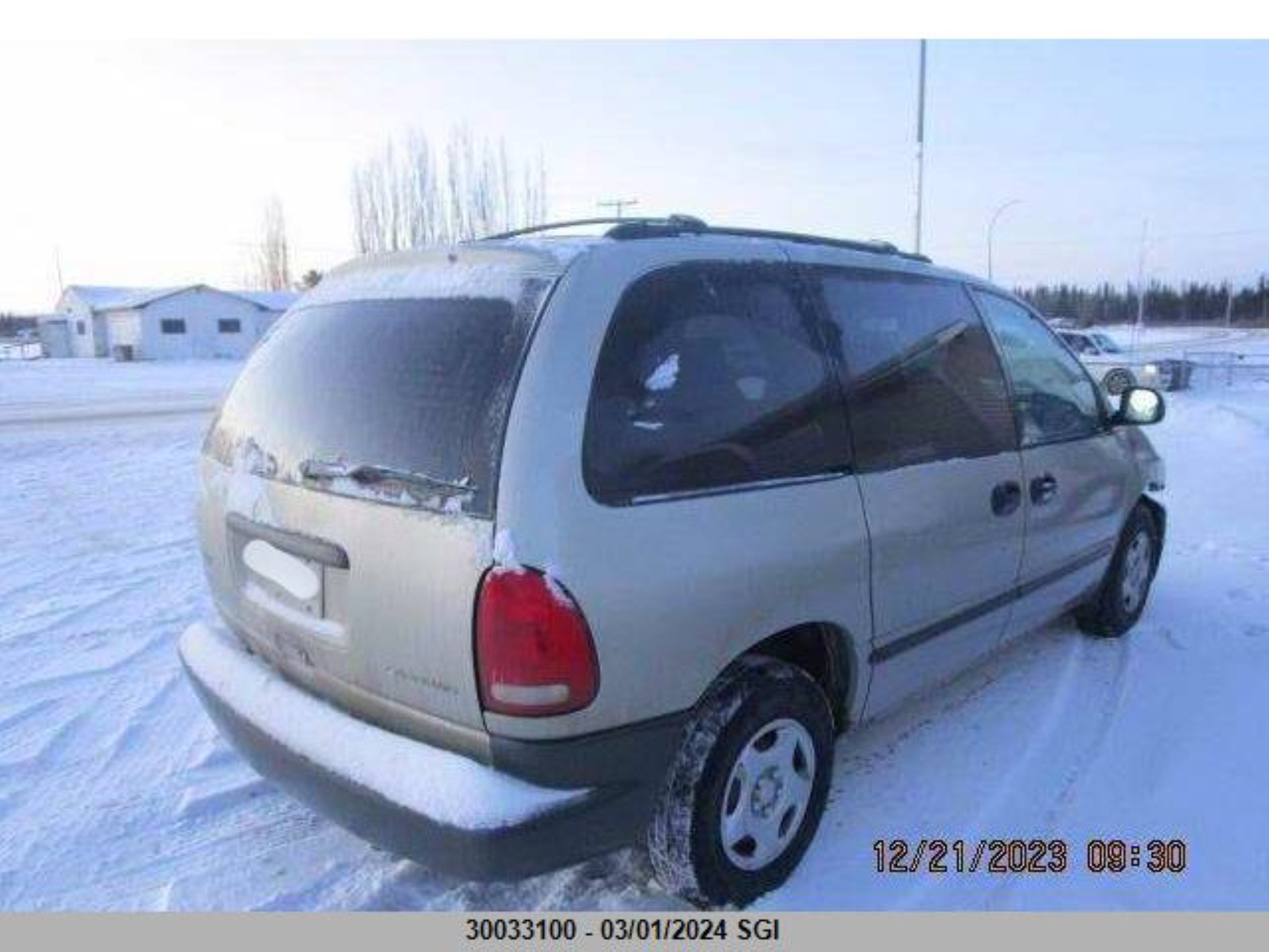 Photo 3 VIN: 2B4GP2537YR895171 - DODGE CARAVAN 