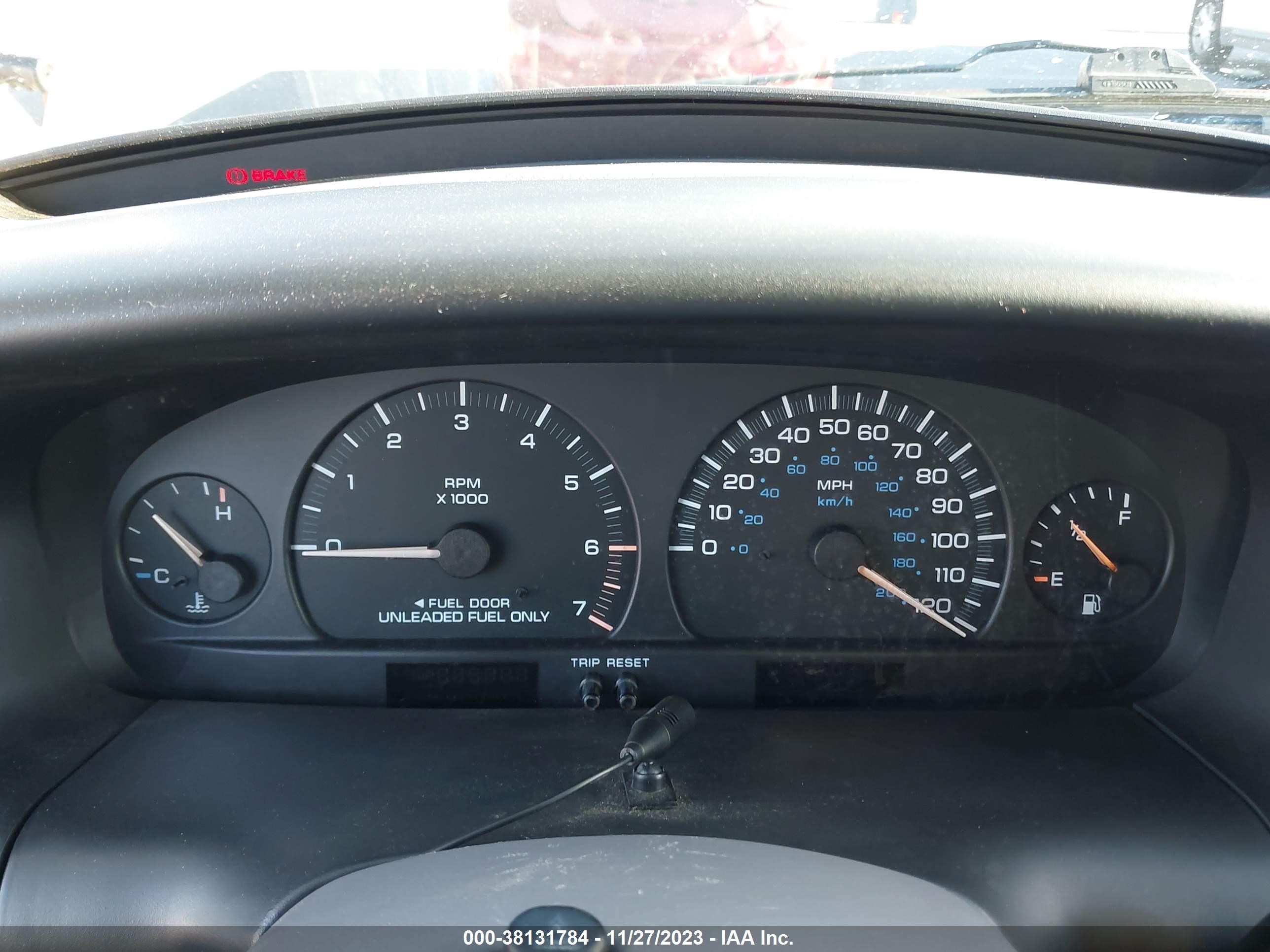 Photo 6 VIN: 2B4GP25R2VR110393 - DODGE CARAVAN 