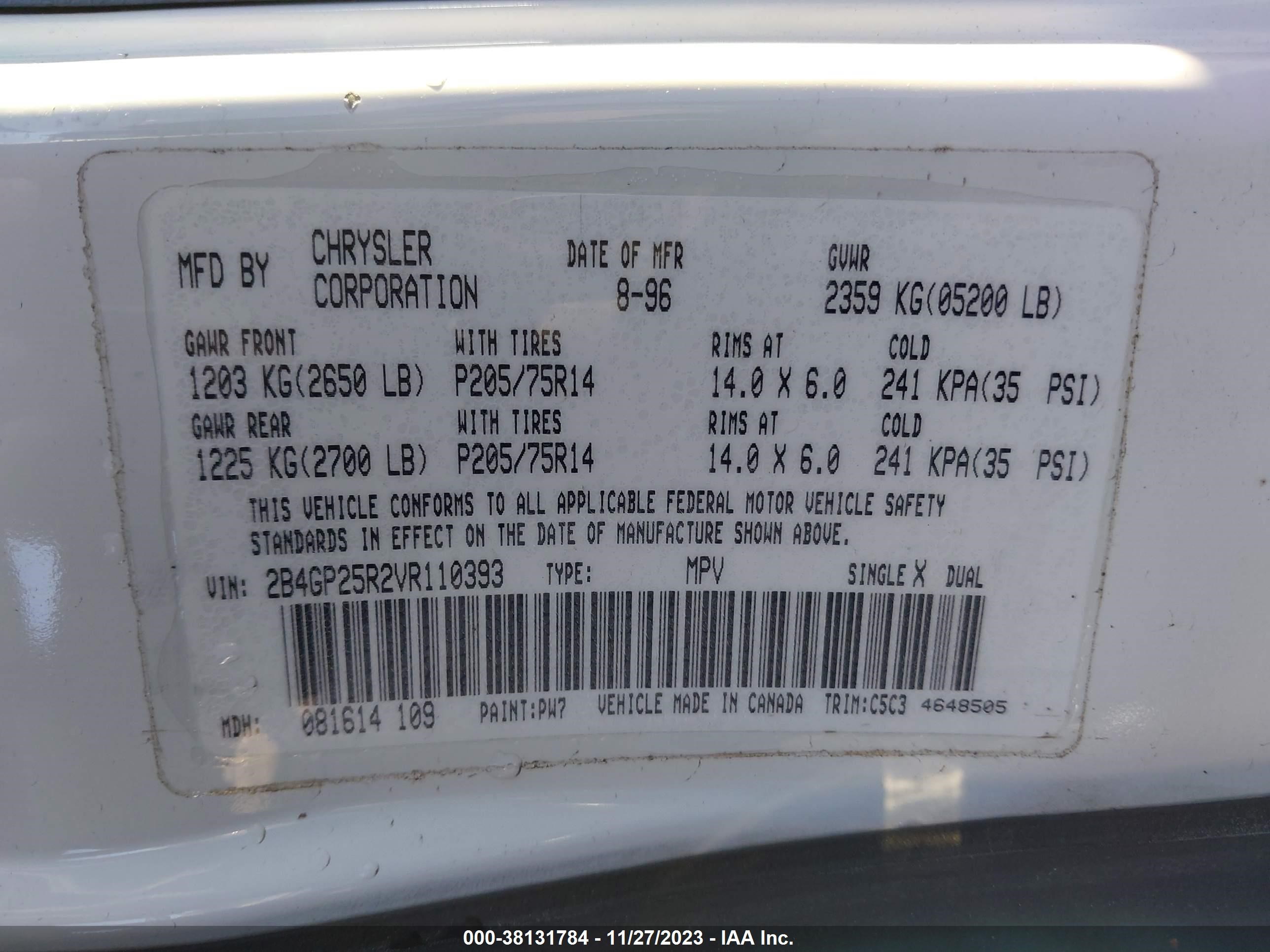 Photo 8 VIN: 2B4GP25R2VR110393 - DODGE CARAVAN 